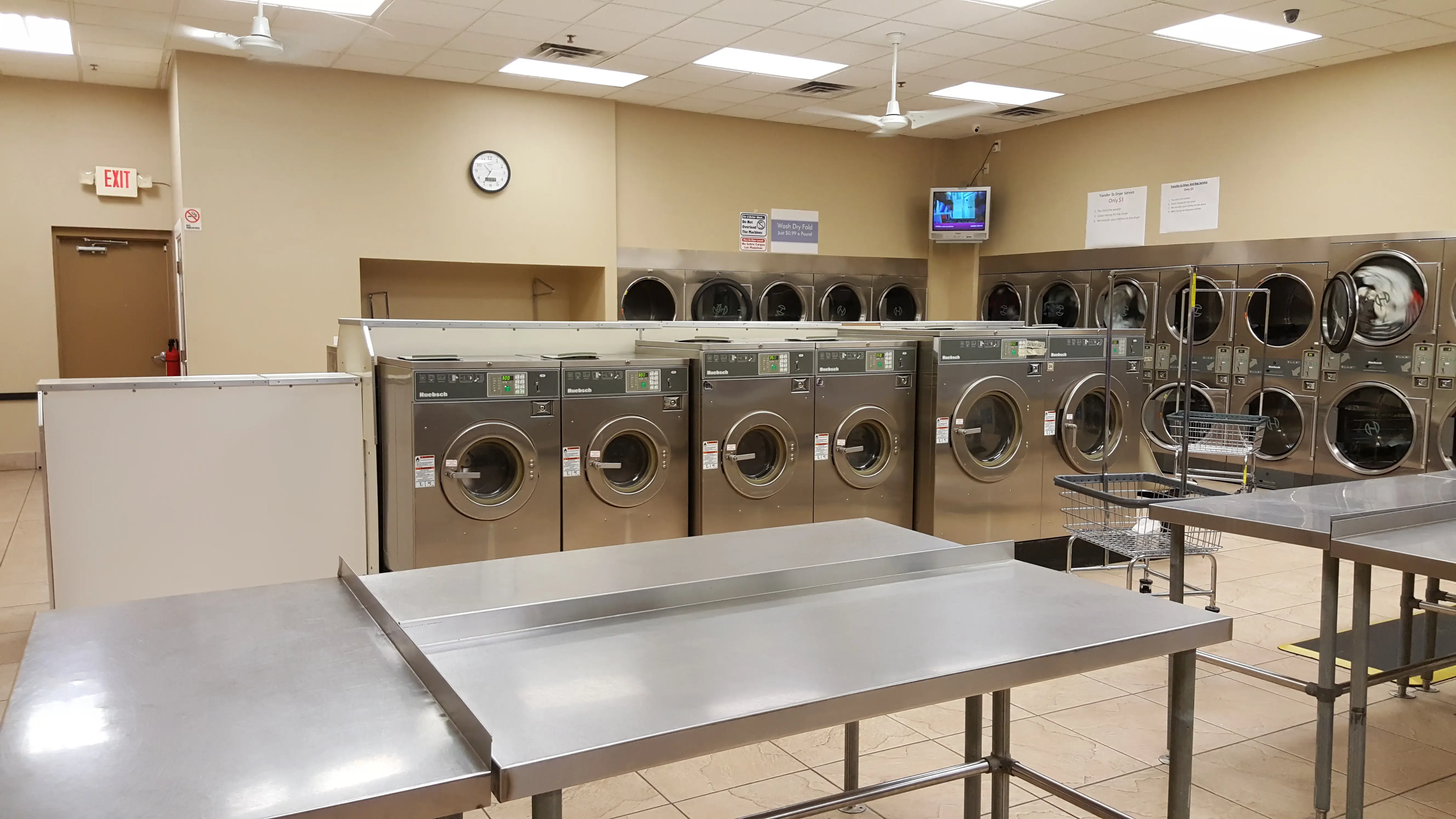 24/7 Coin Laundry thumbnail 18