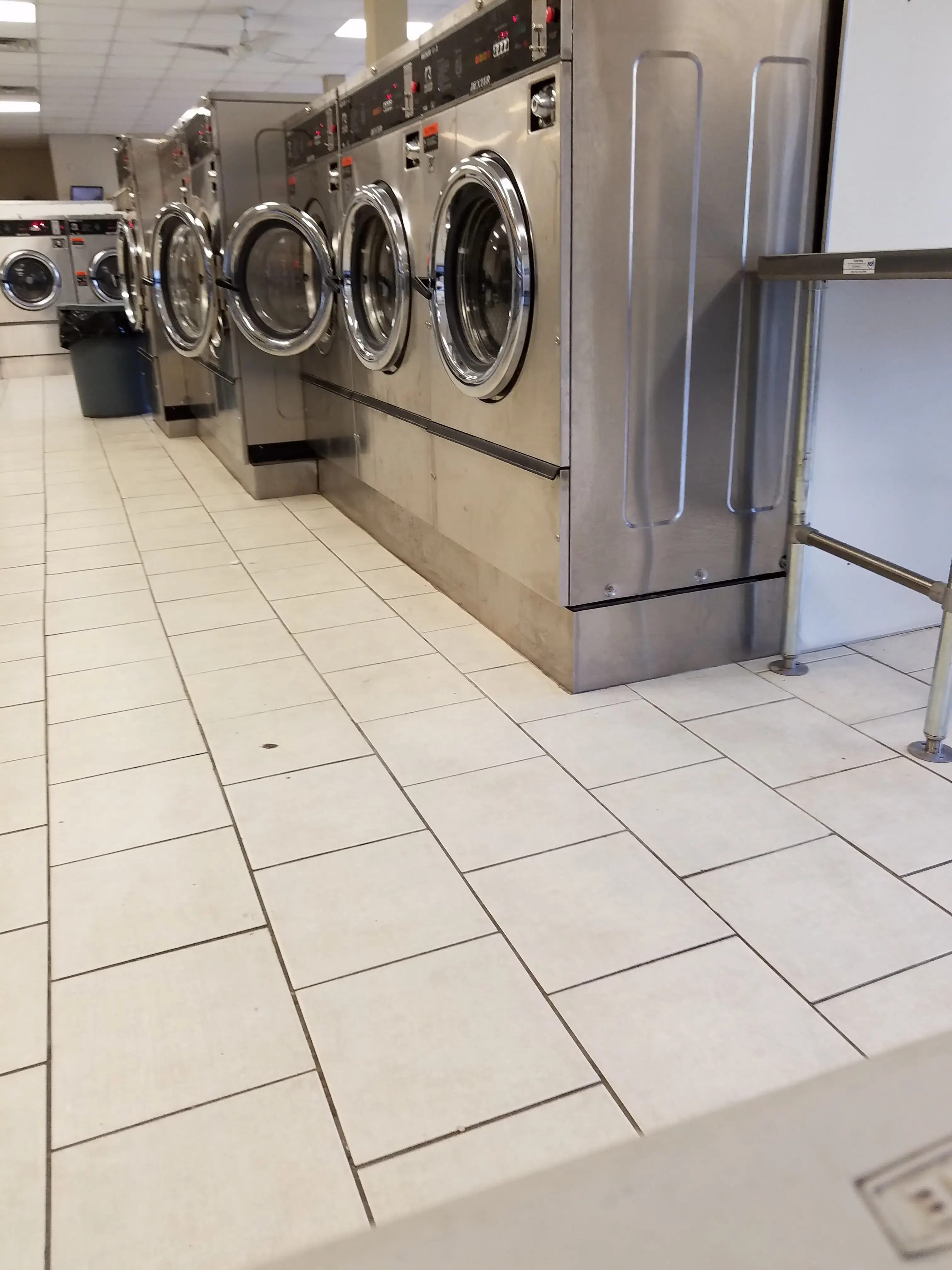 24/7 Coin Laundry thumbnail 12