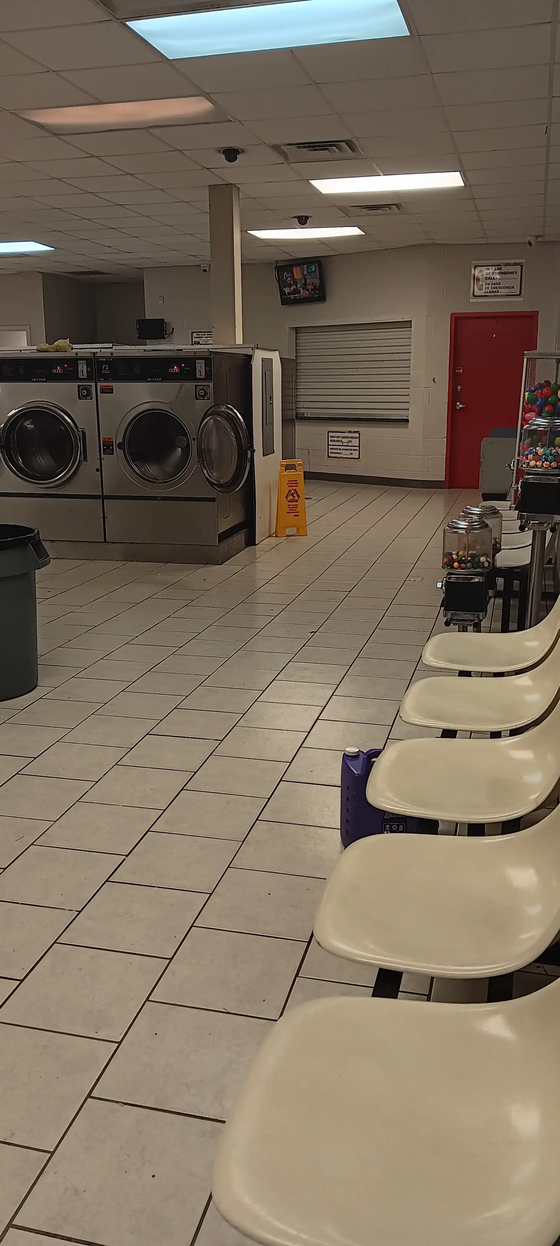 24/7 Coin Laundry - Image 10