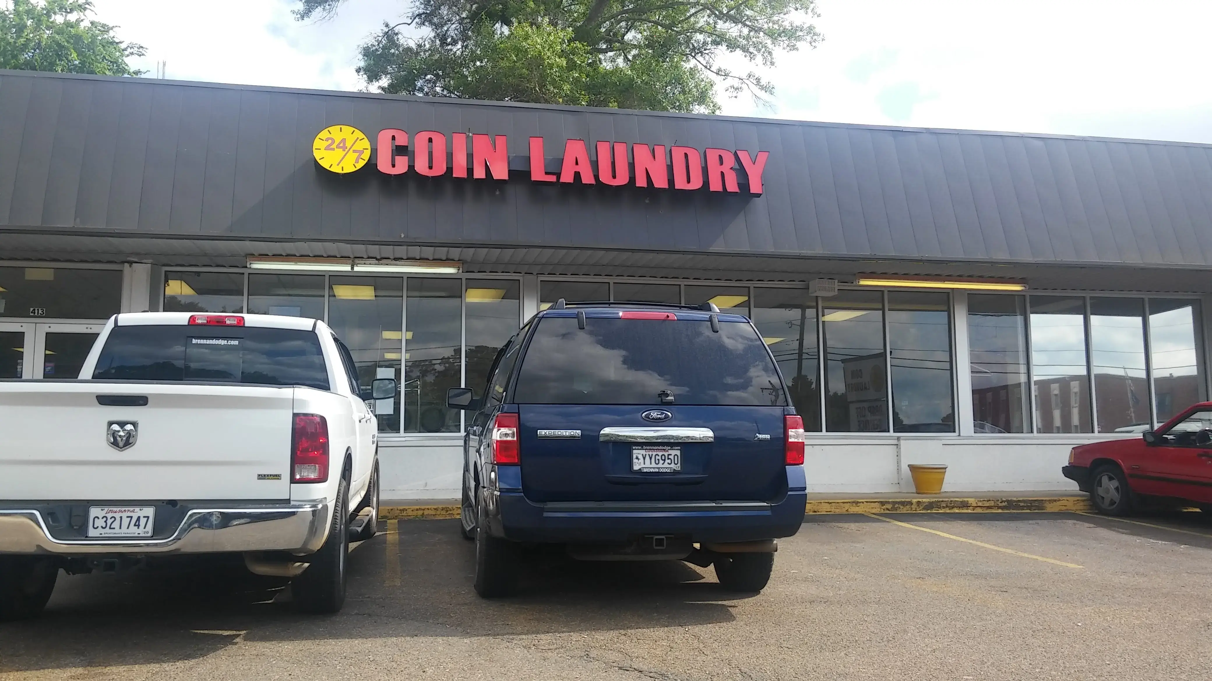 24/7 Coin Laundry - Image 3