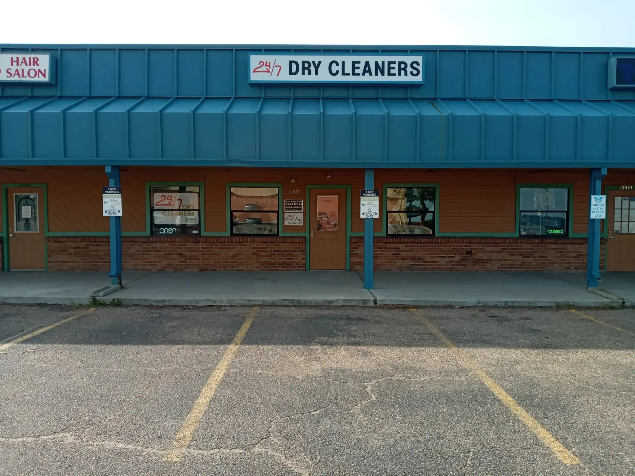 24/7 Dry Cleaners - Image 12