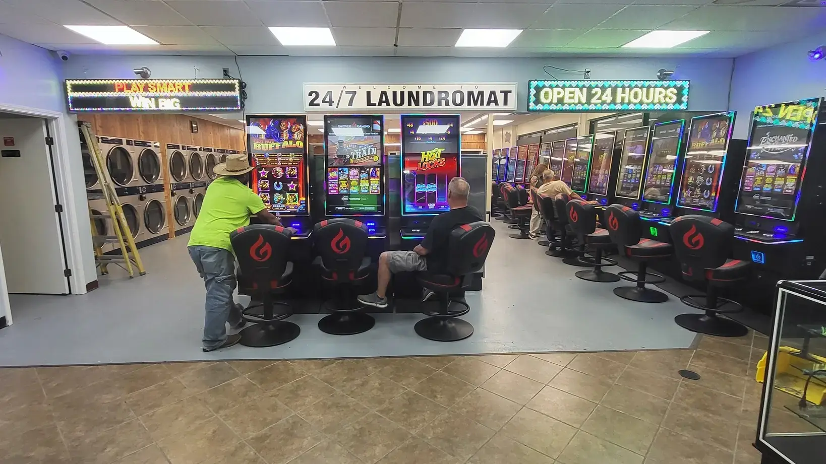 247 LAUNDROMAT thumbnail 1