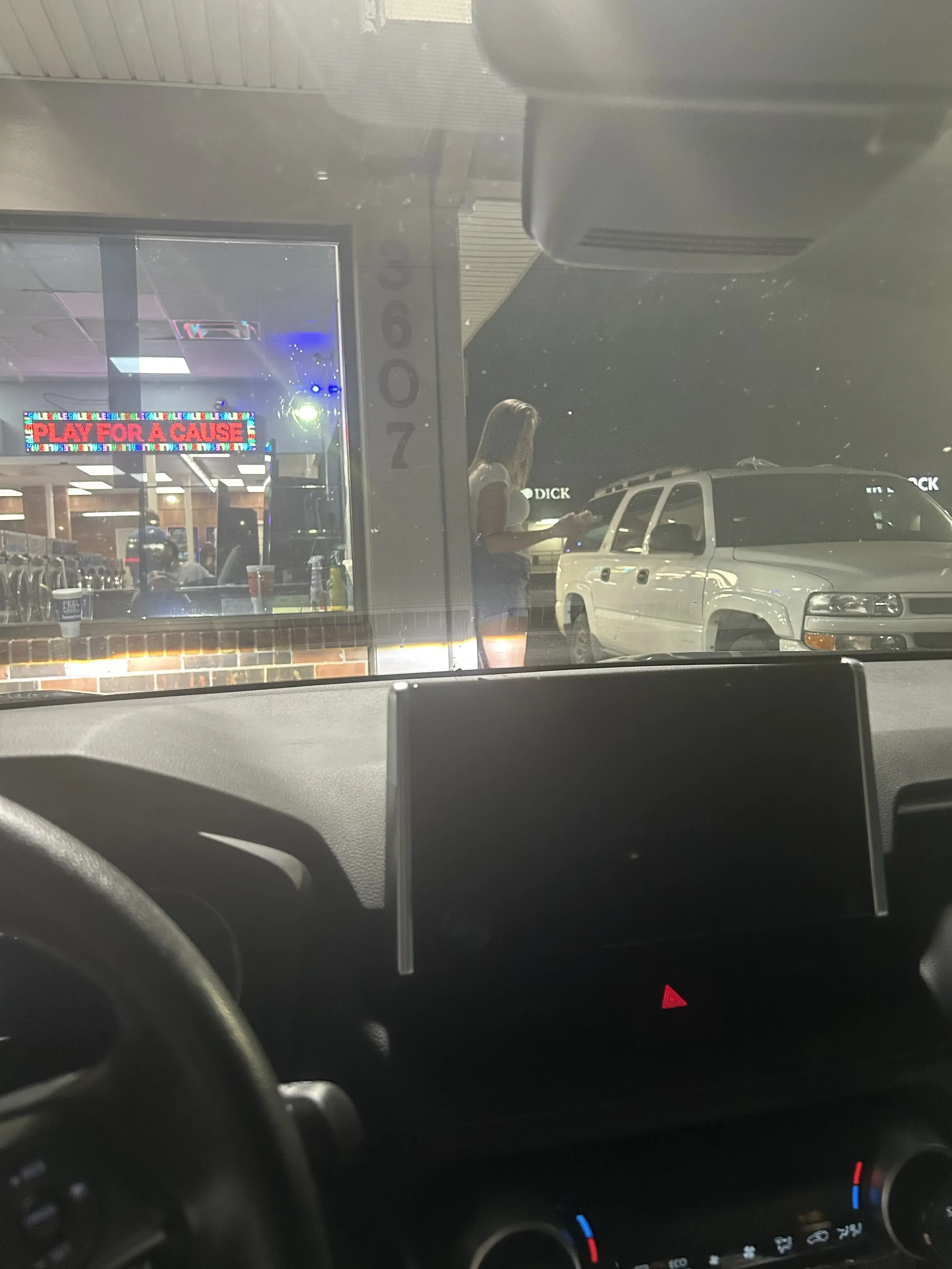 247 LAUNDROMAT thumbnail 10