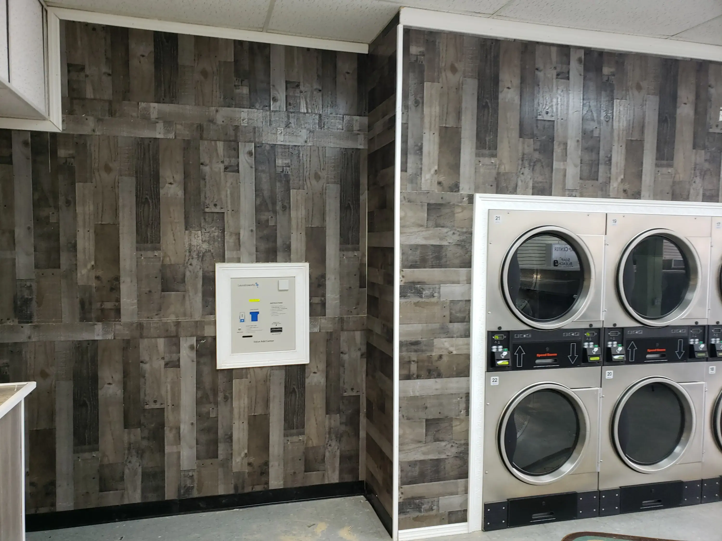 247 Laundry - Image 9
