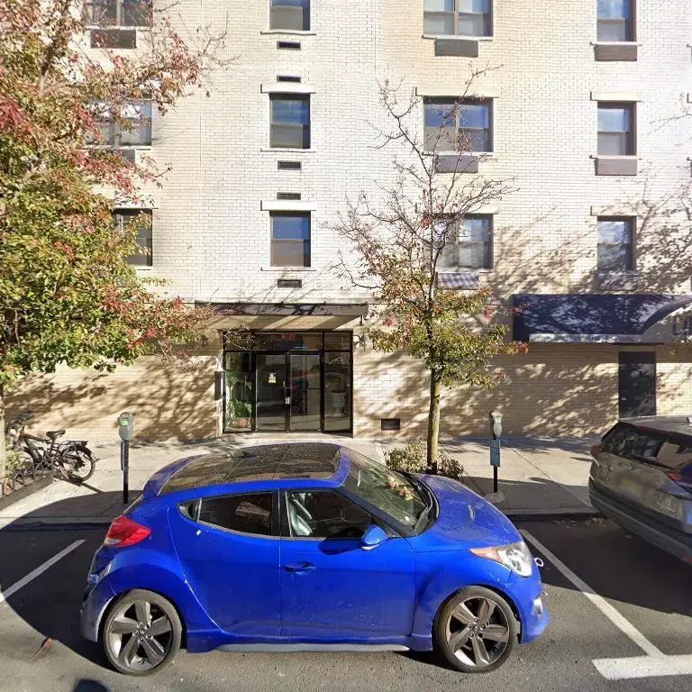 24th Street Laundromat - Image 7