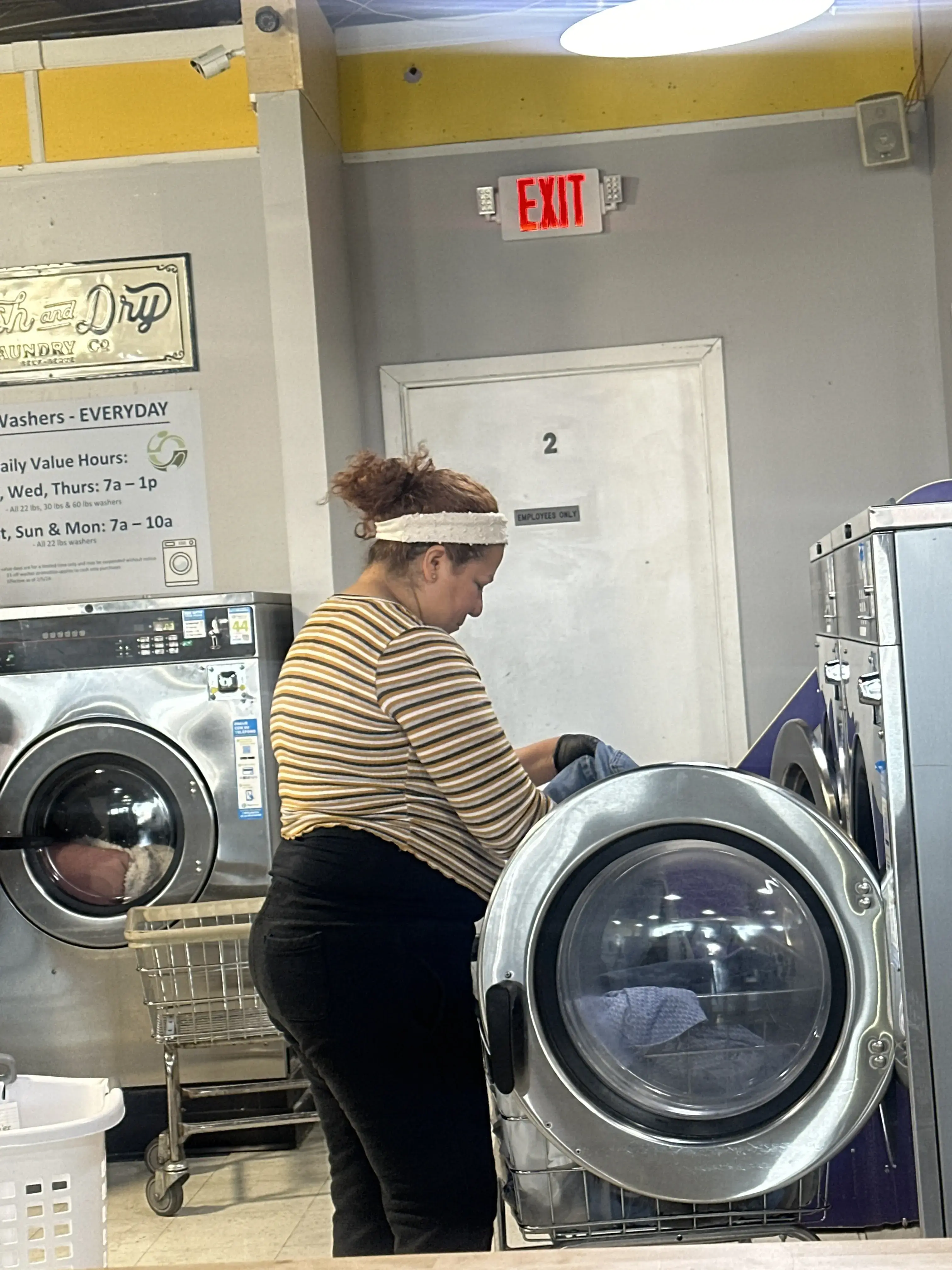25th Street Coin Laundry - Image 9