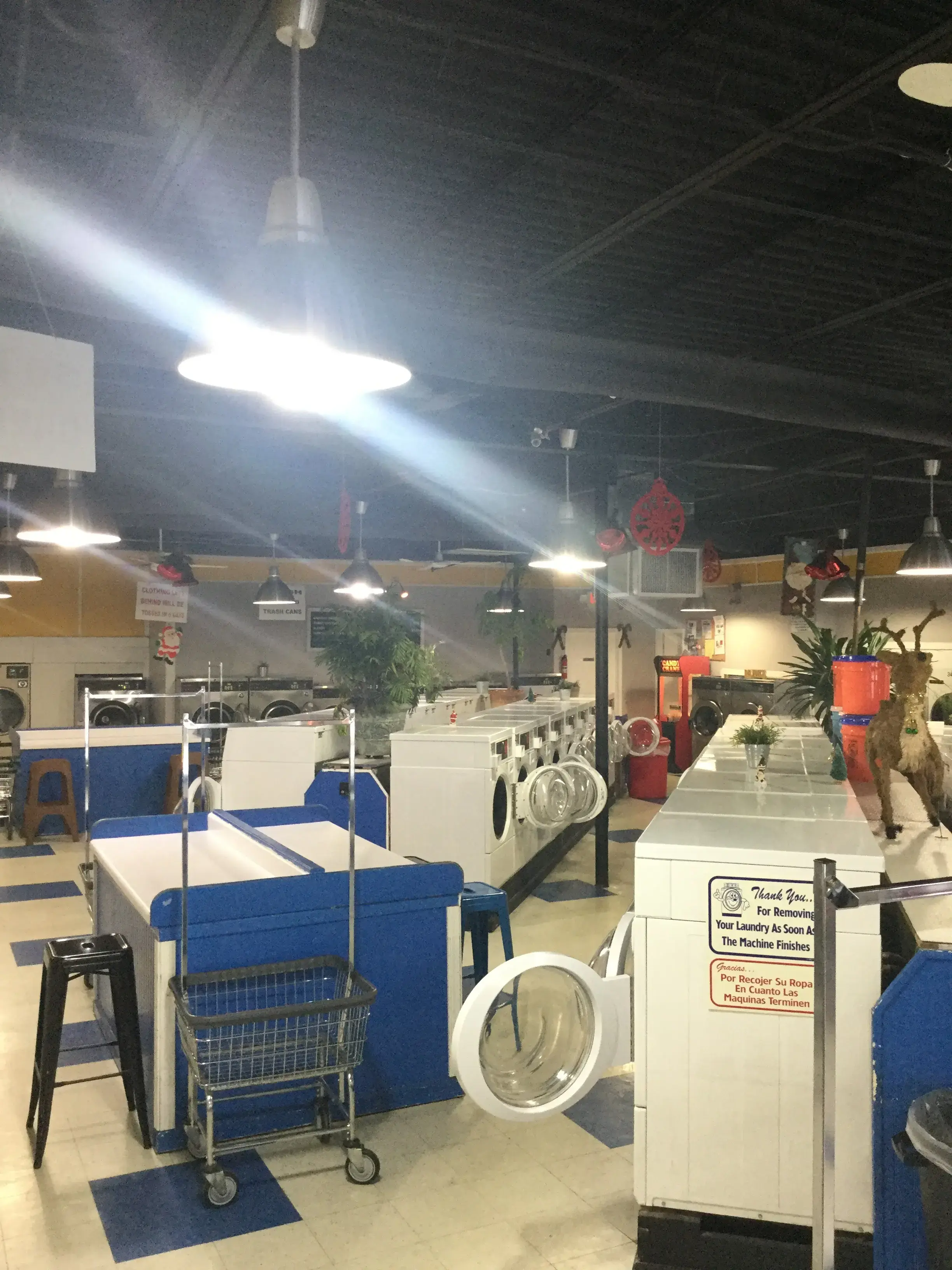 25th Street Coin Laundry - Image 8