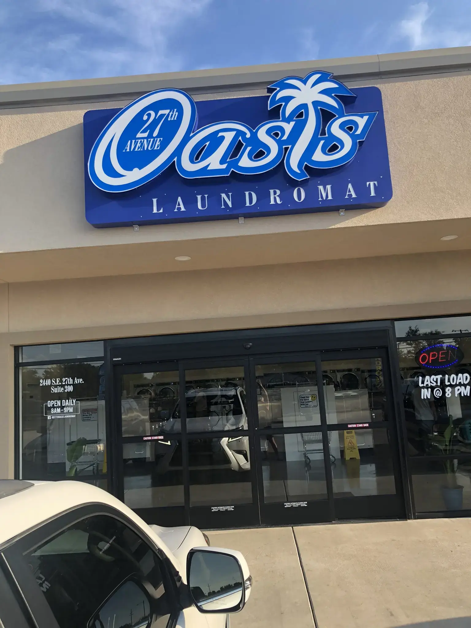 27th Oasis Laundromat thumbnail 13