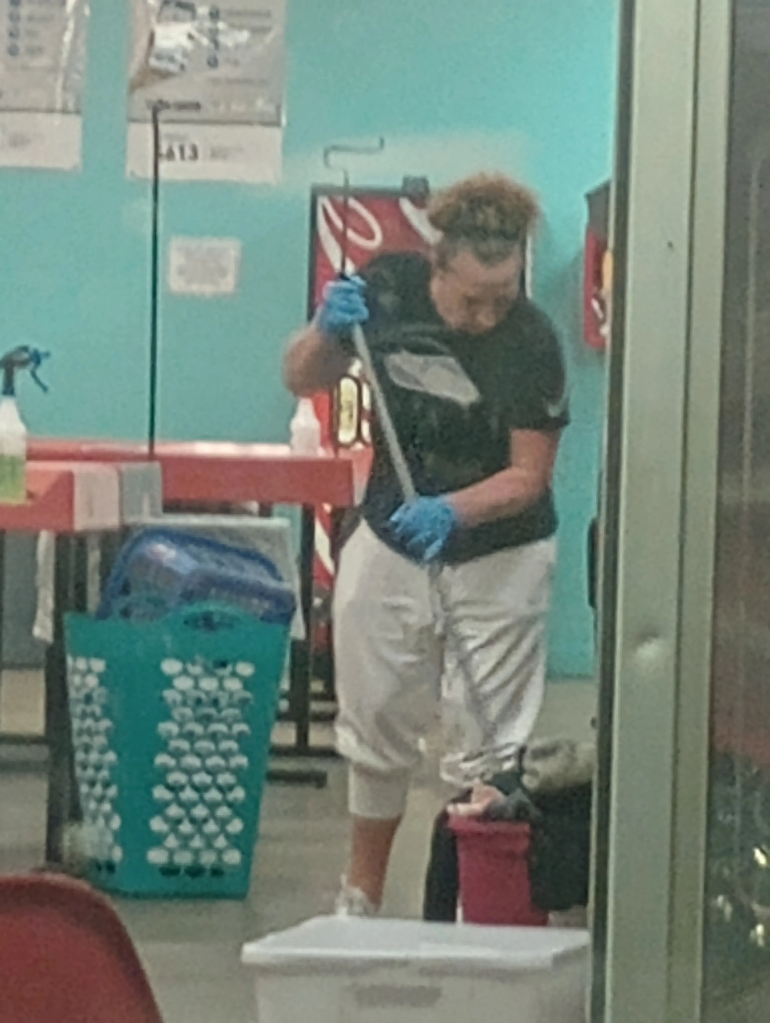 28th Street 24/7 Coin Laundry thumbnail 19