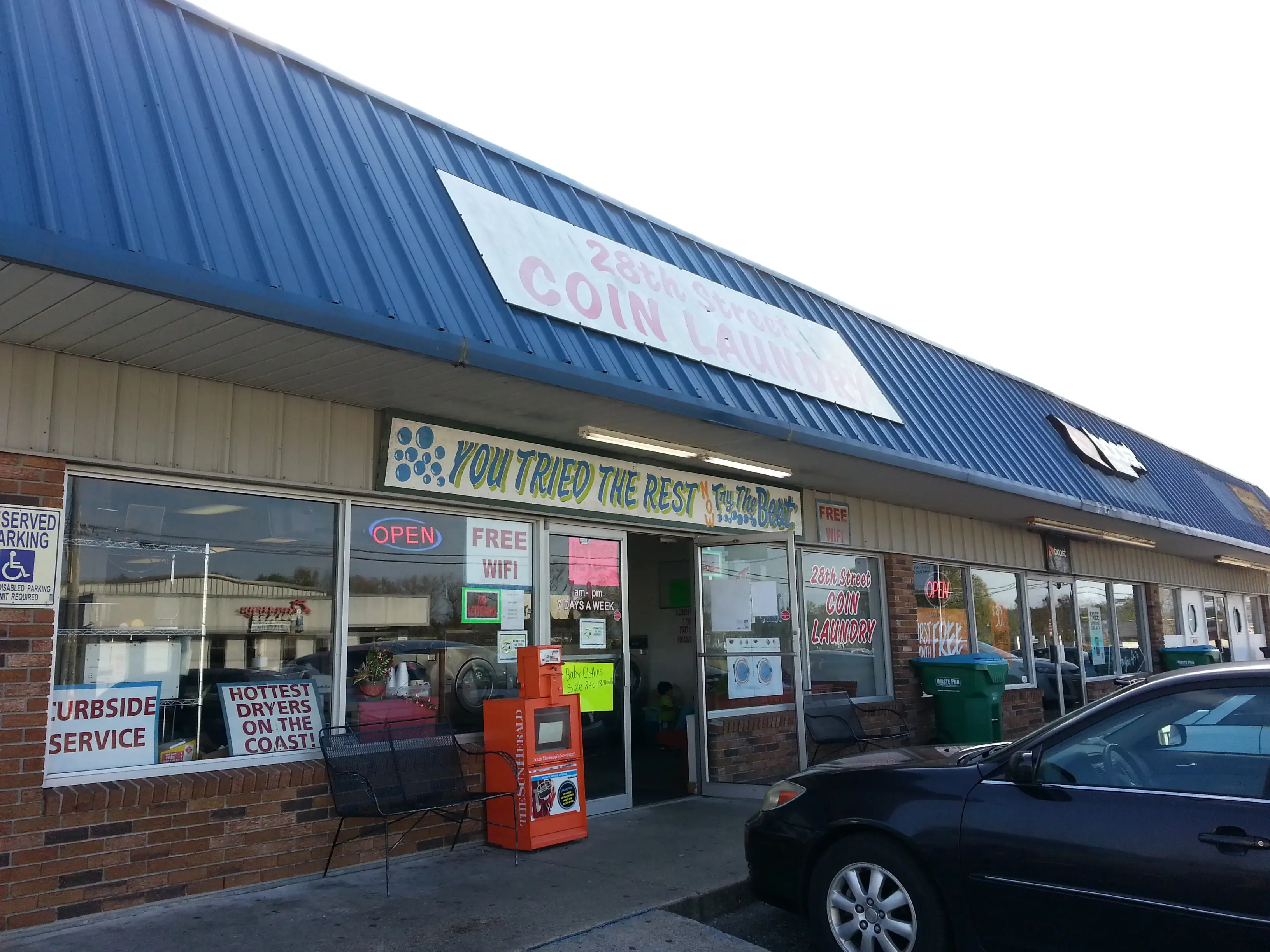 28th Street 24/7 Coin Laundry - Image 11