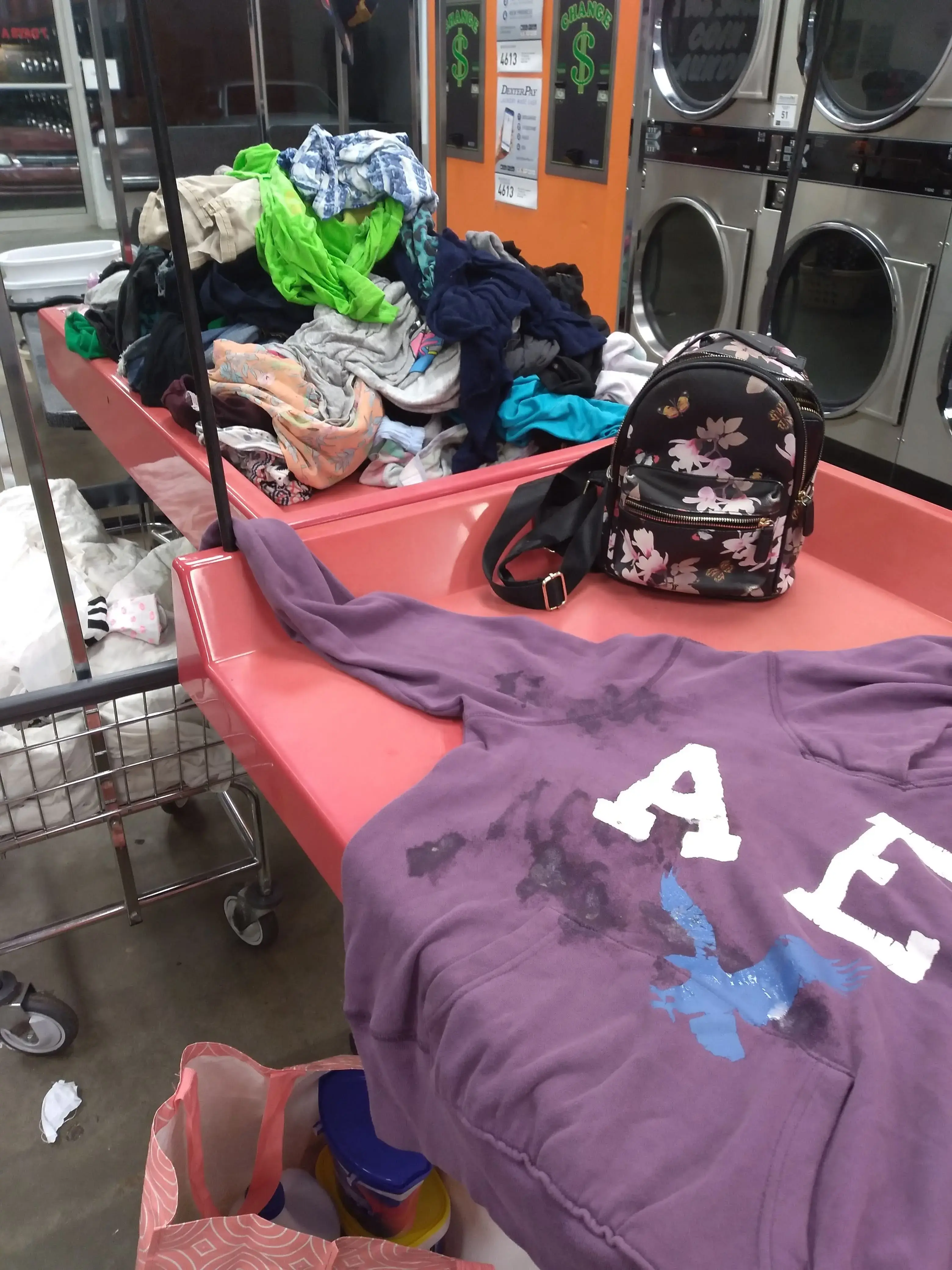 28th Street 24/7 Coin Laundry - Image 5
