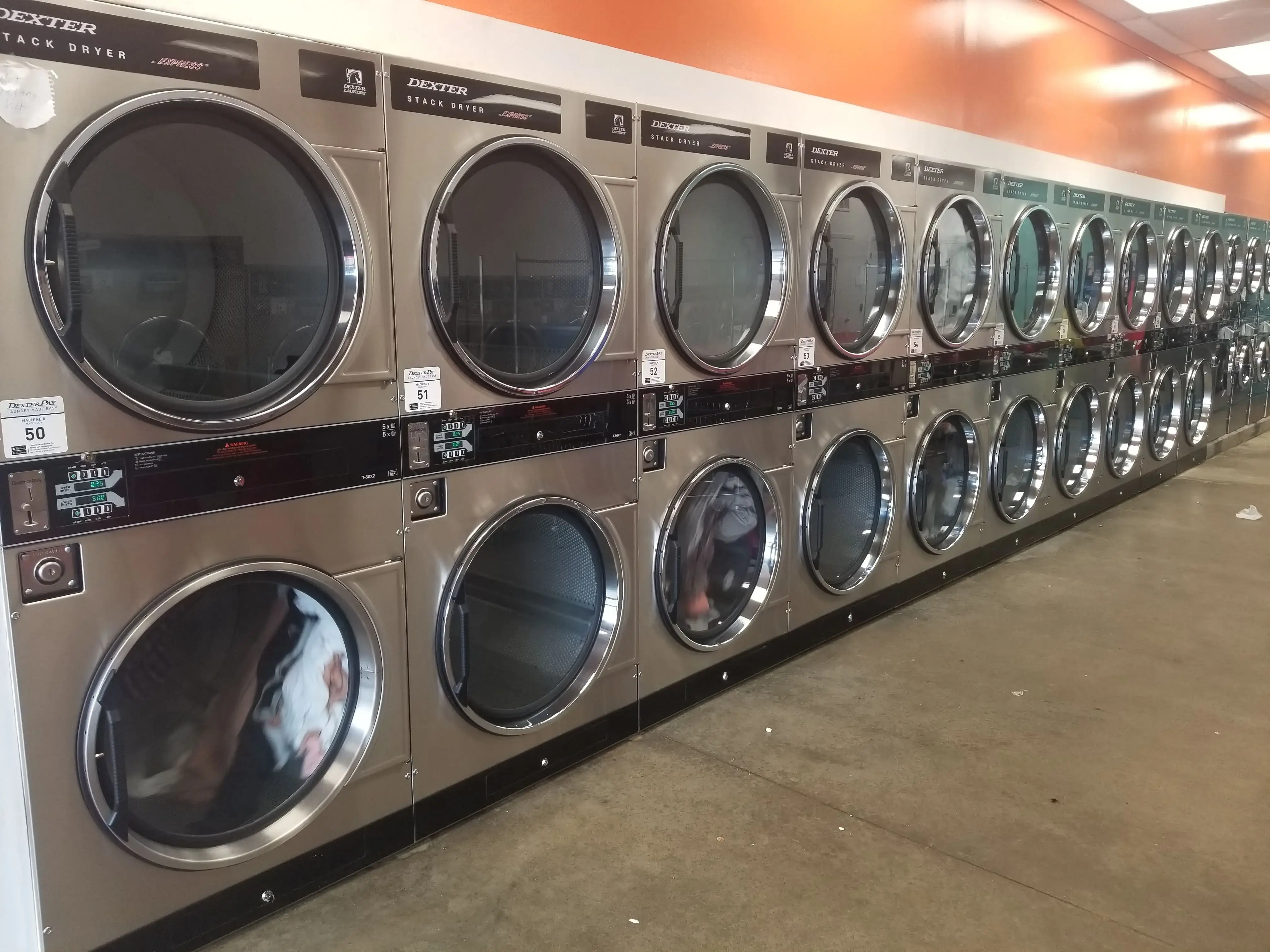 28th Street 24/7 Coin Laundry thumbnail 3