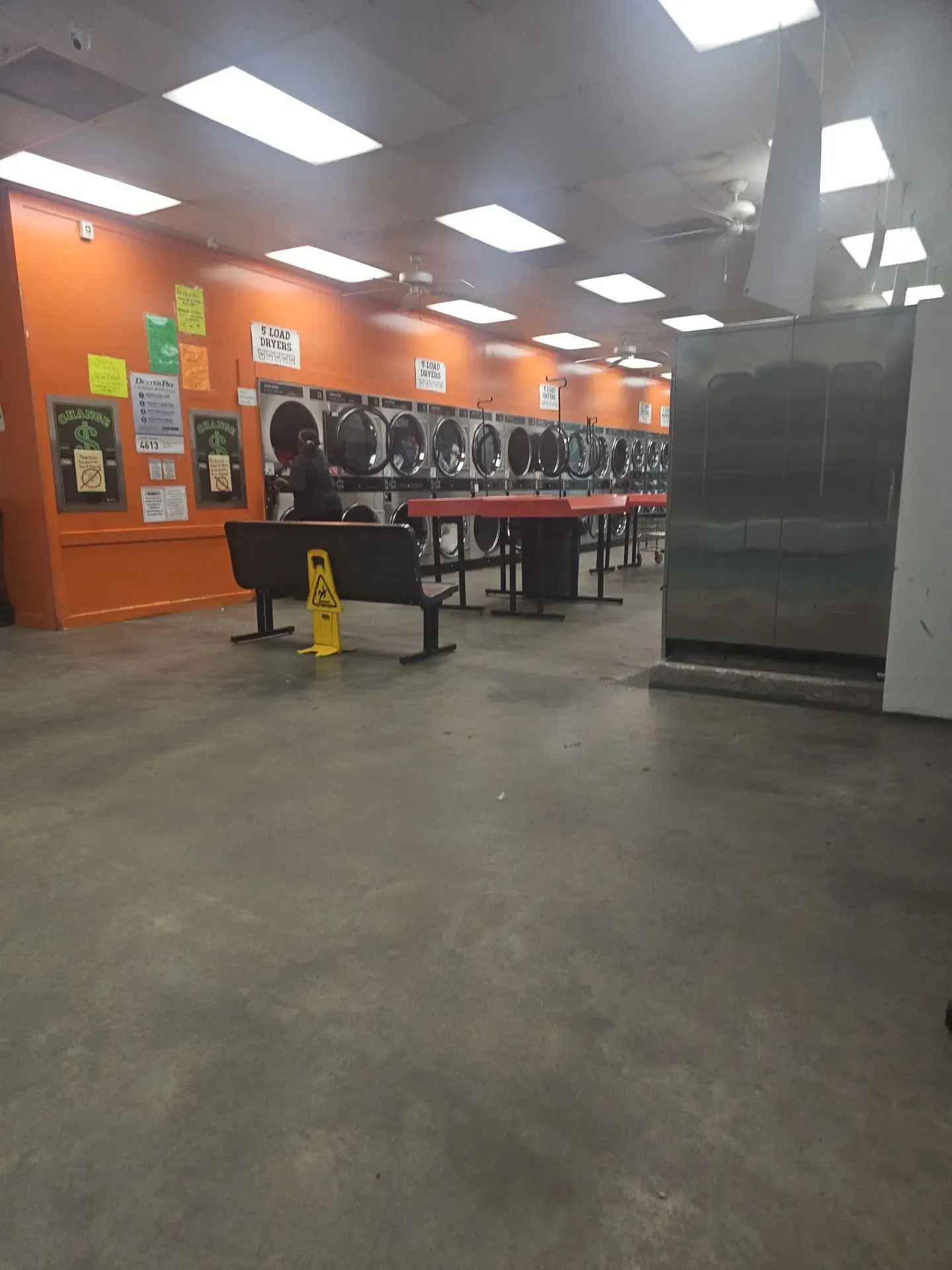 28th Street 24/7 Coin Laundry - Image 2