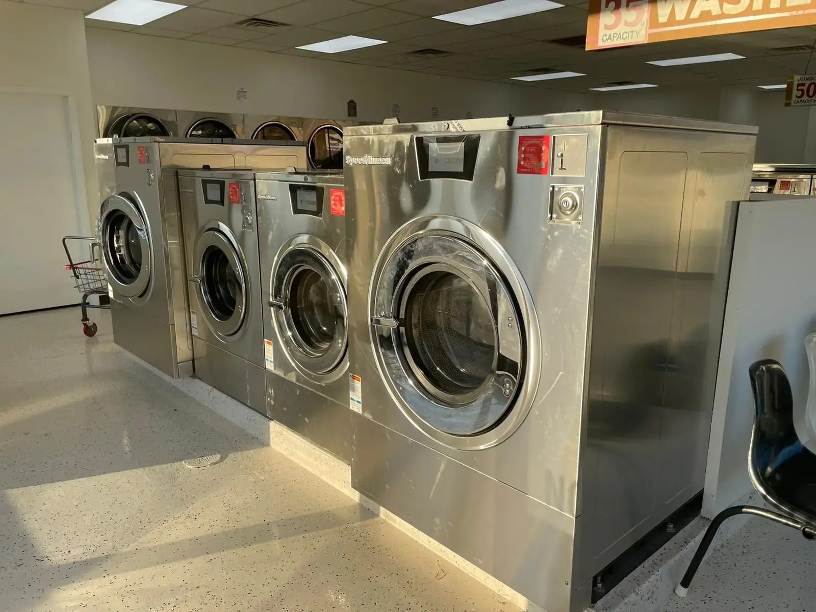 301 Coin Laundry & Car Wash thumbnail 10
