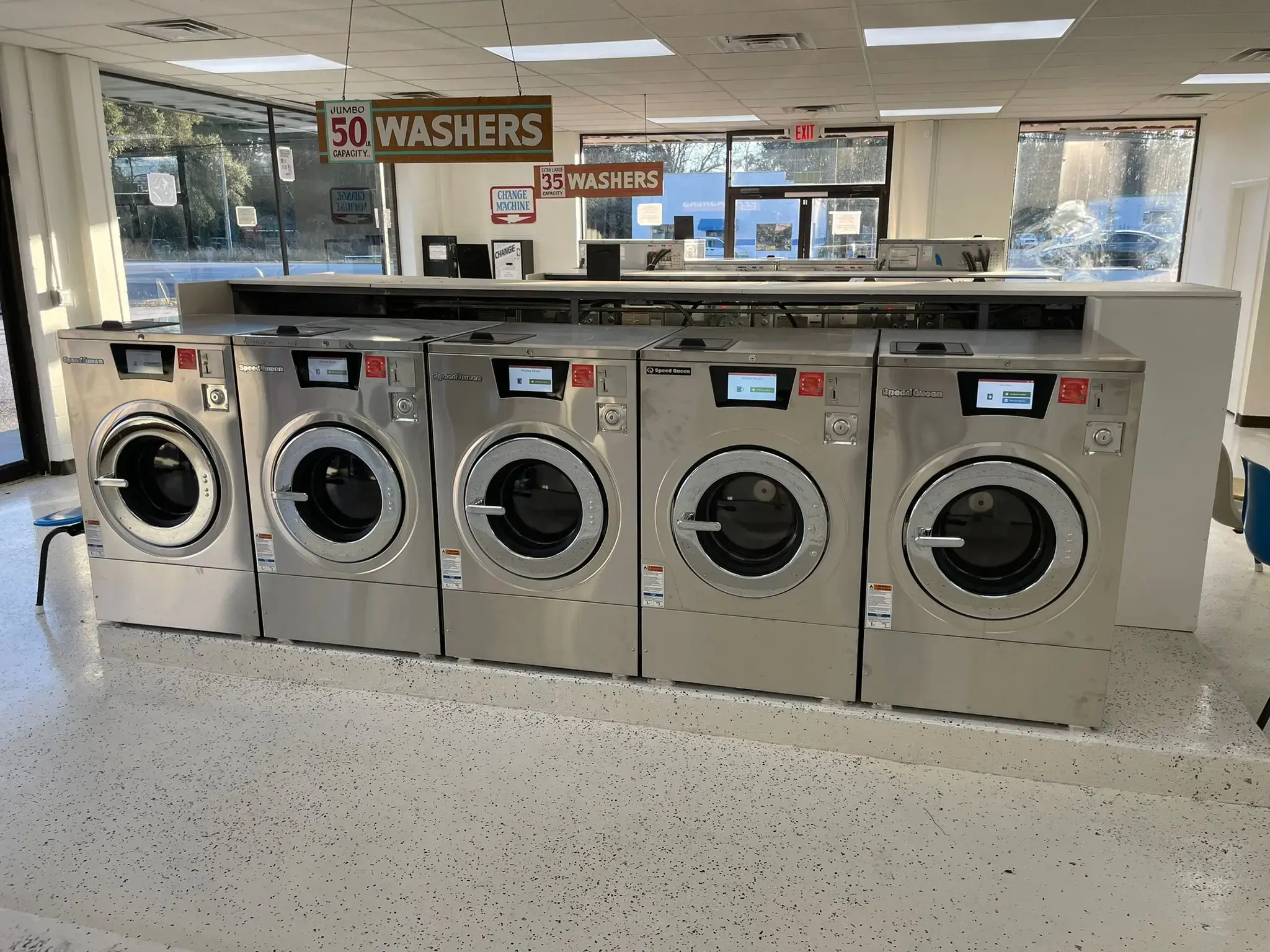 301 Coin Laundry & Car Wash - Image 9