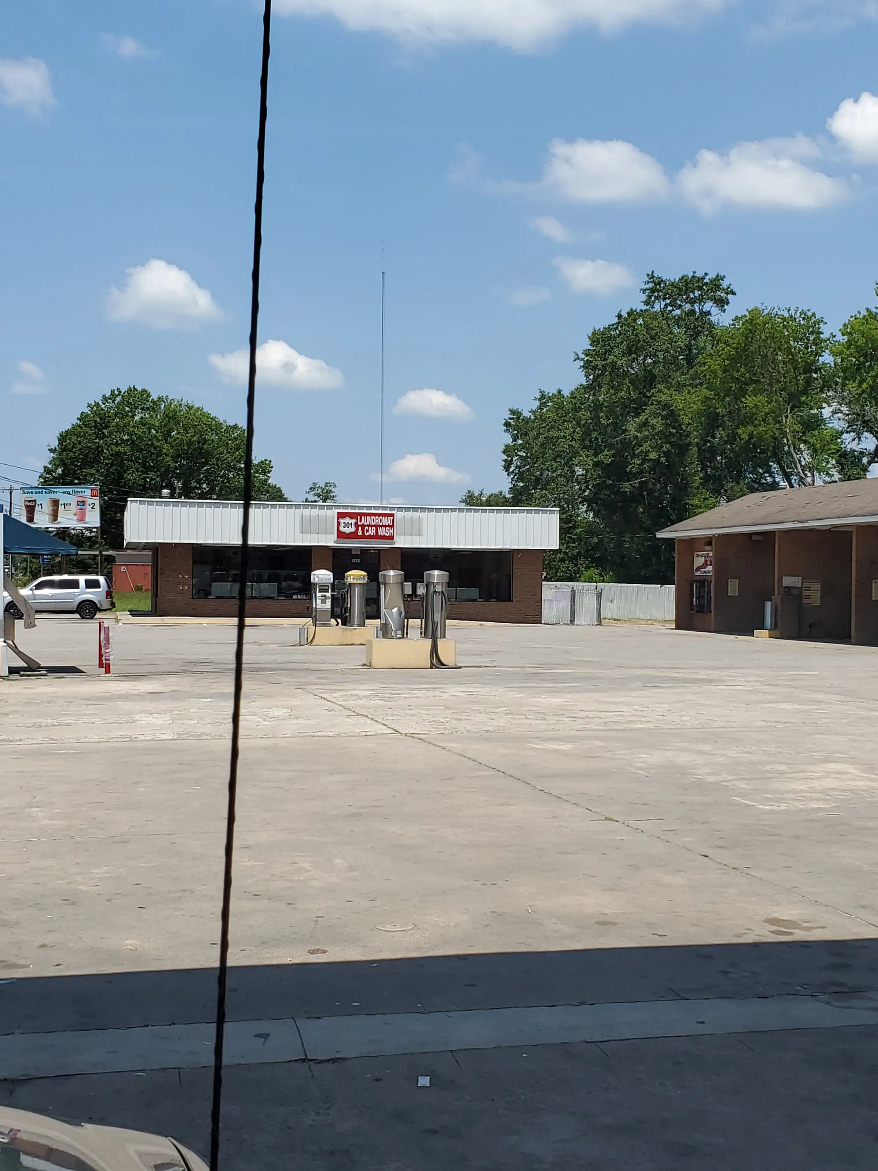 301 Coin Laundry & Car Wash - Image 5