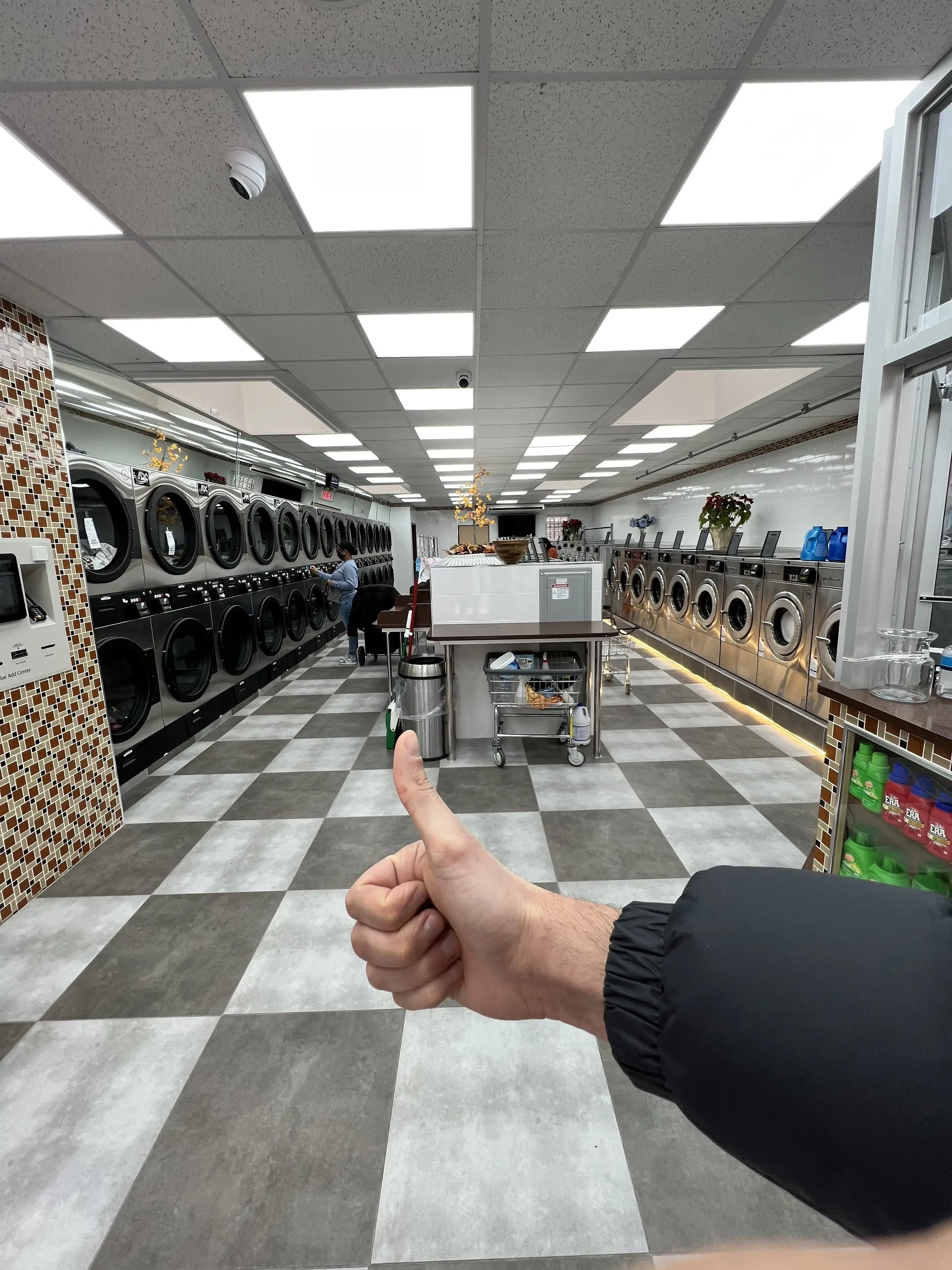 31-A Laundromat thumbnail 5