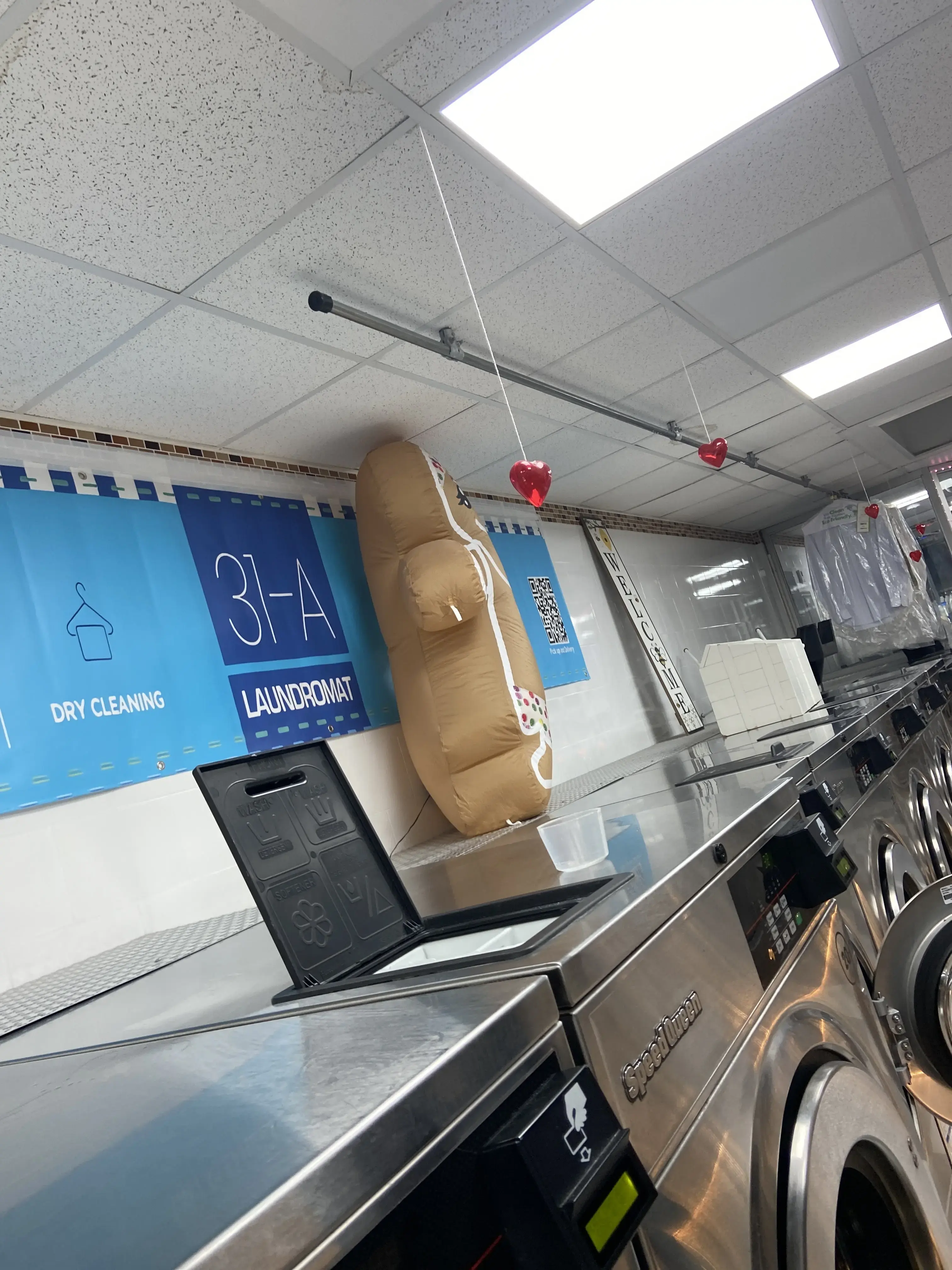 31-A Laundromat thumbnail 12