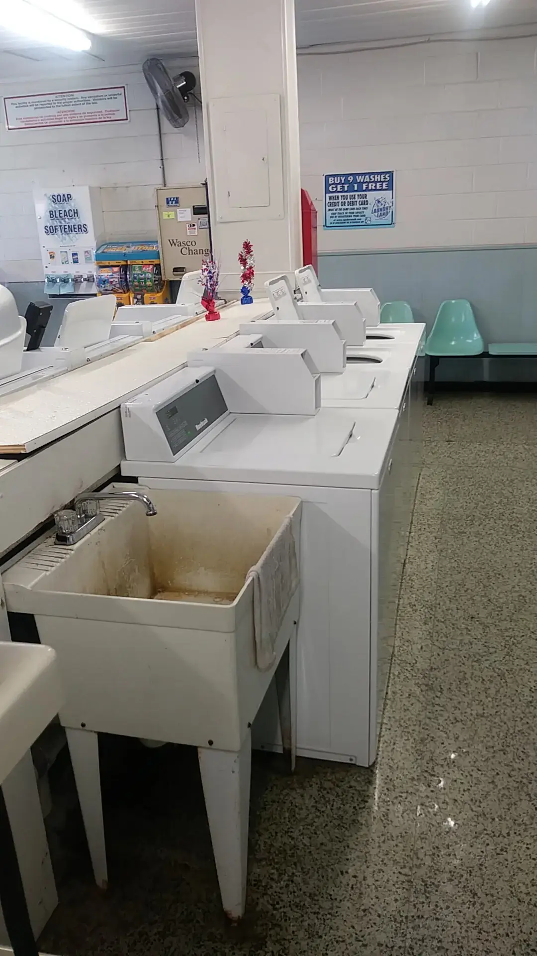 32nd Street Laundry Land Laundromat thumbnail 9