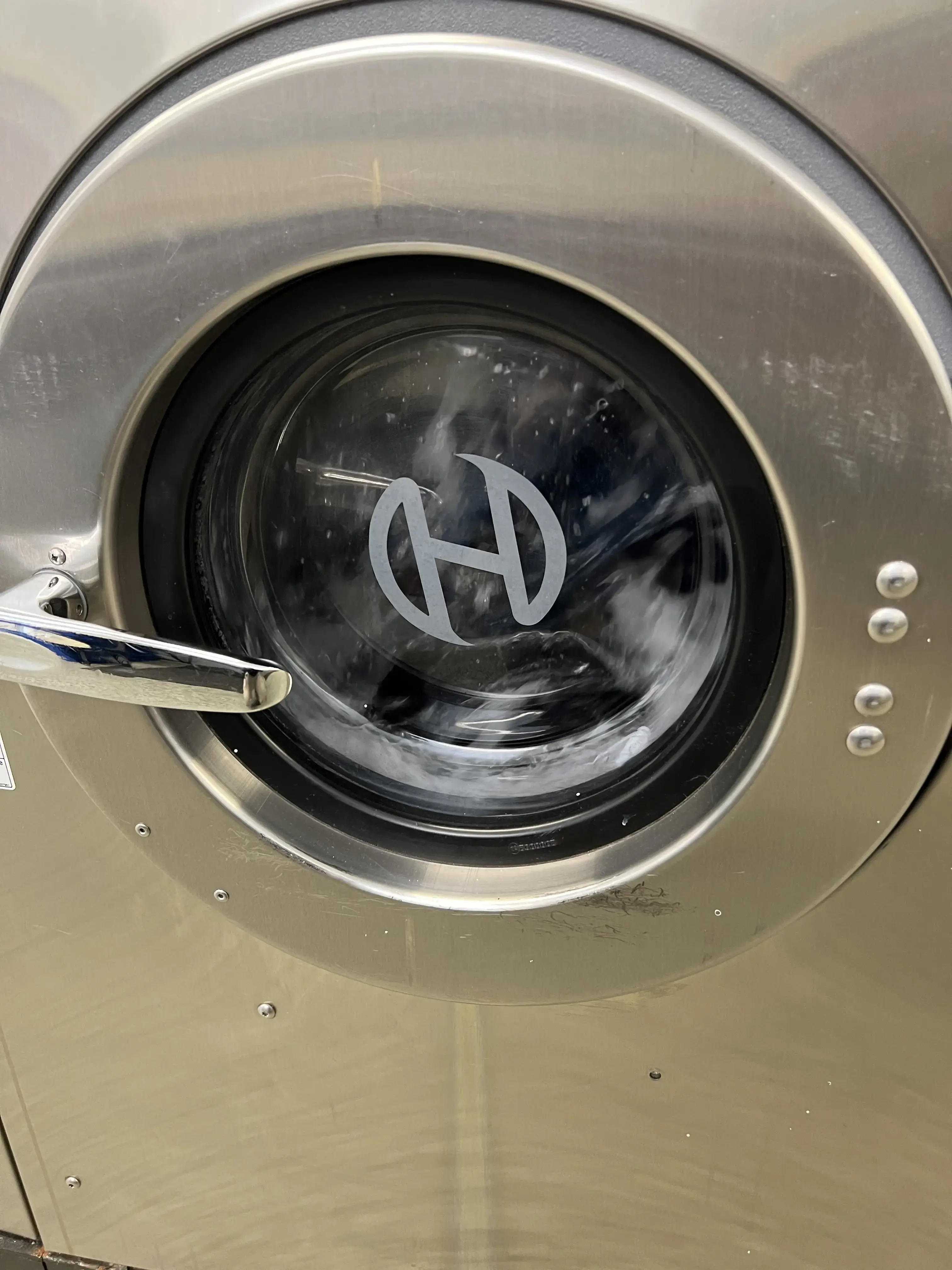 32nd Street Laundry Land Laundromat - Image 7