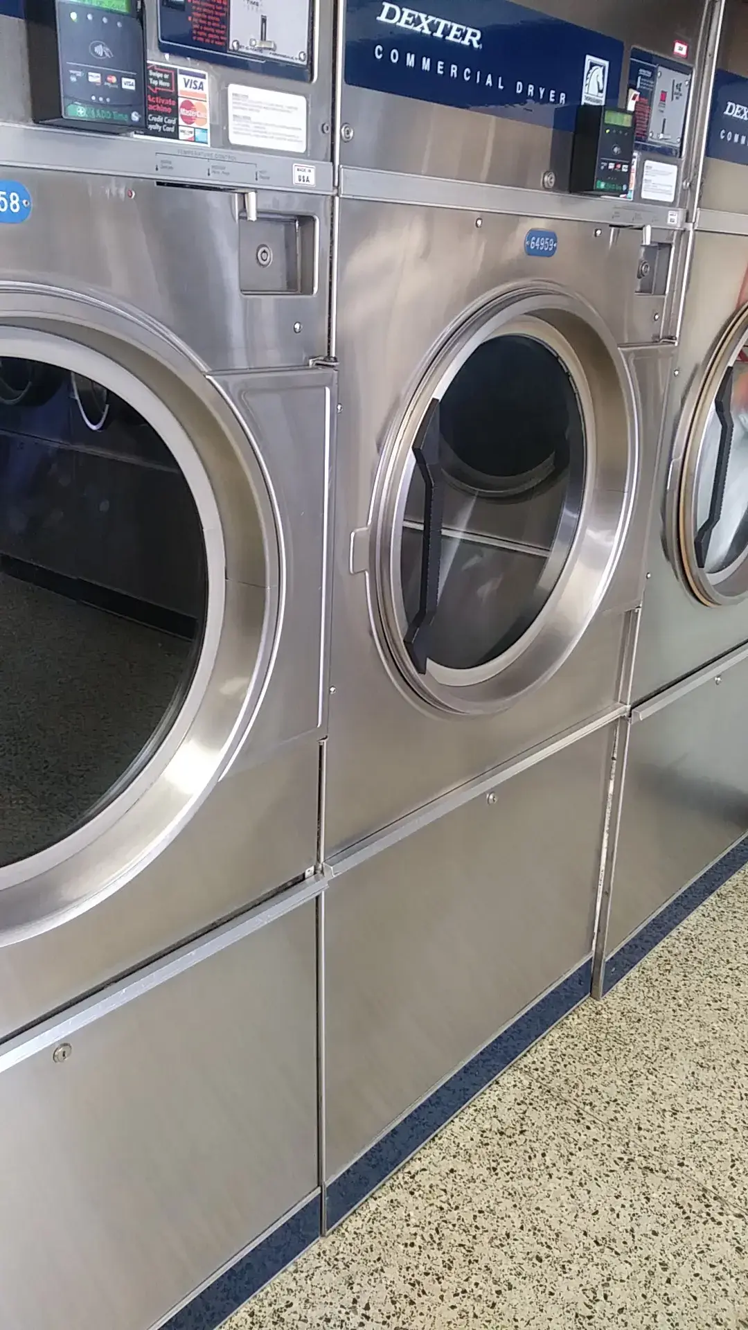 32nd Street Laundry Land Laundromat - Image 18