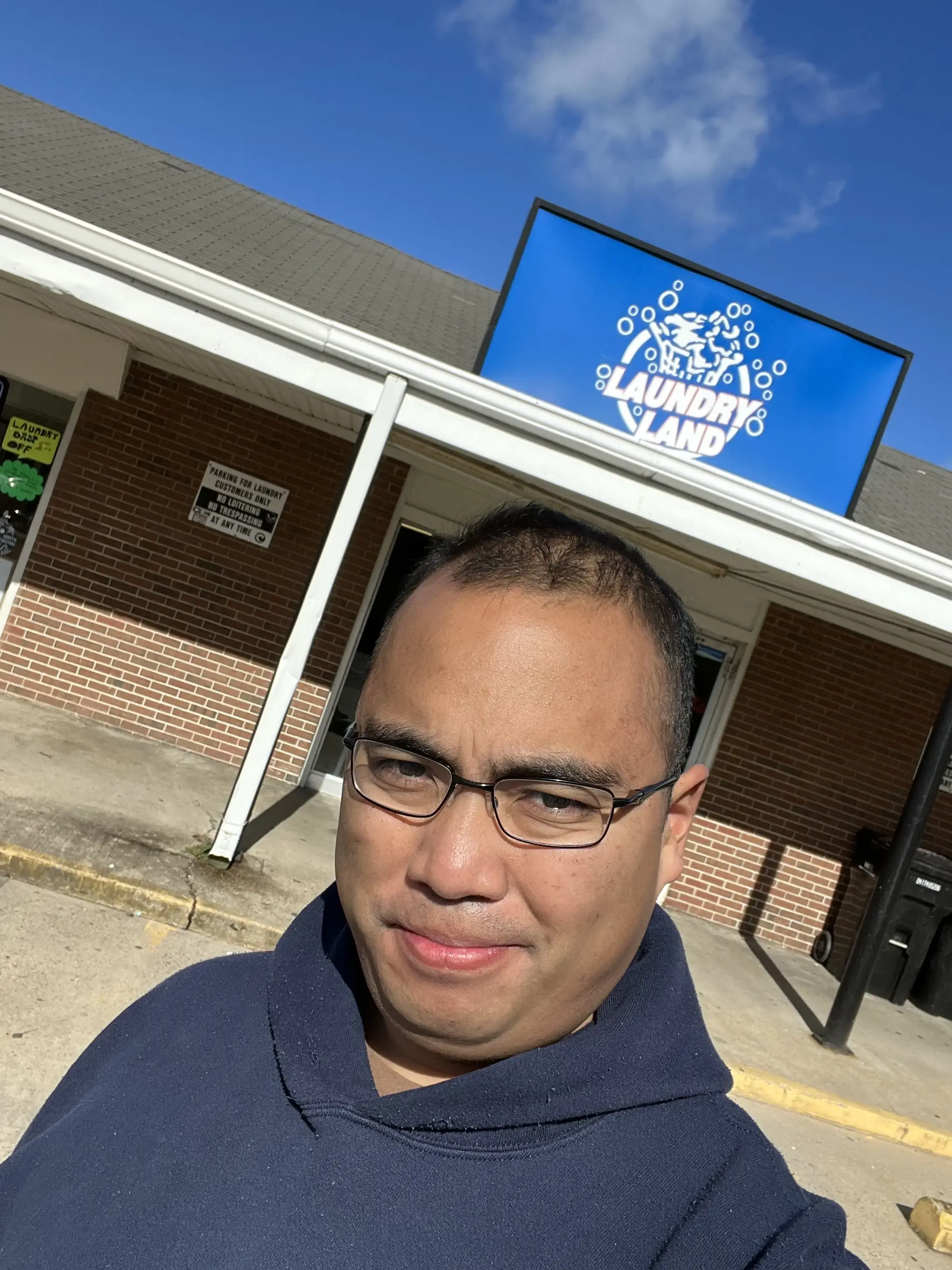 32nd Street Laundry Land Laundromat - Image 12