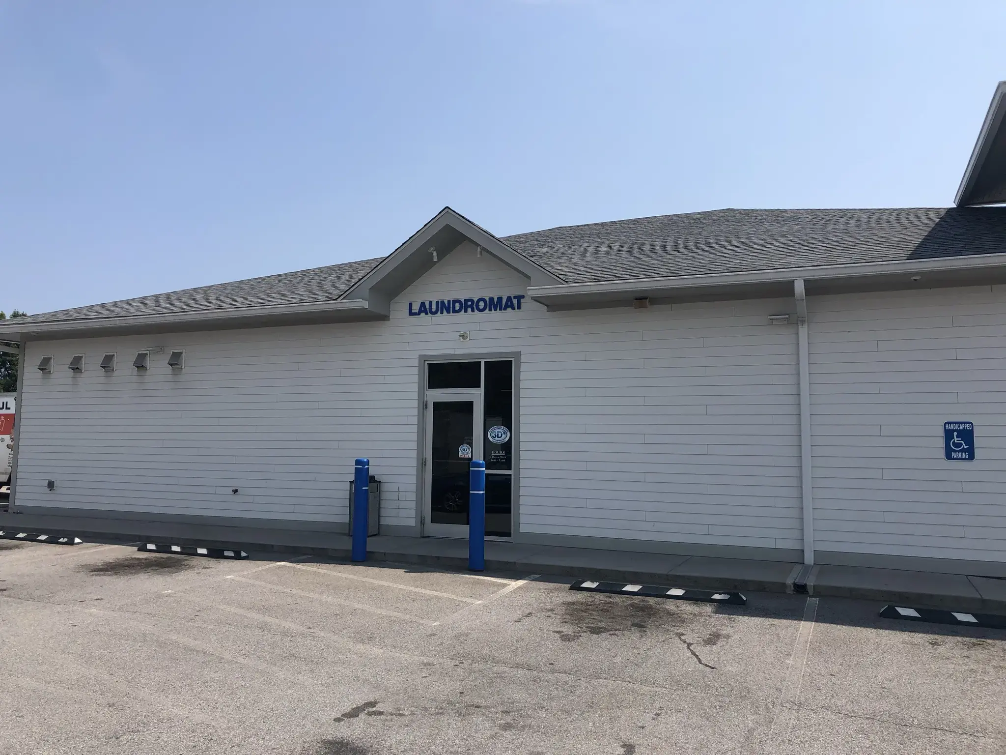3D's Laundromat - Image 4