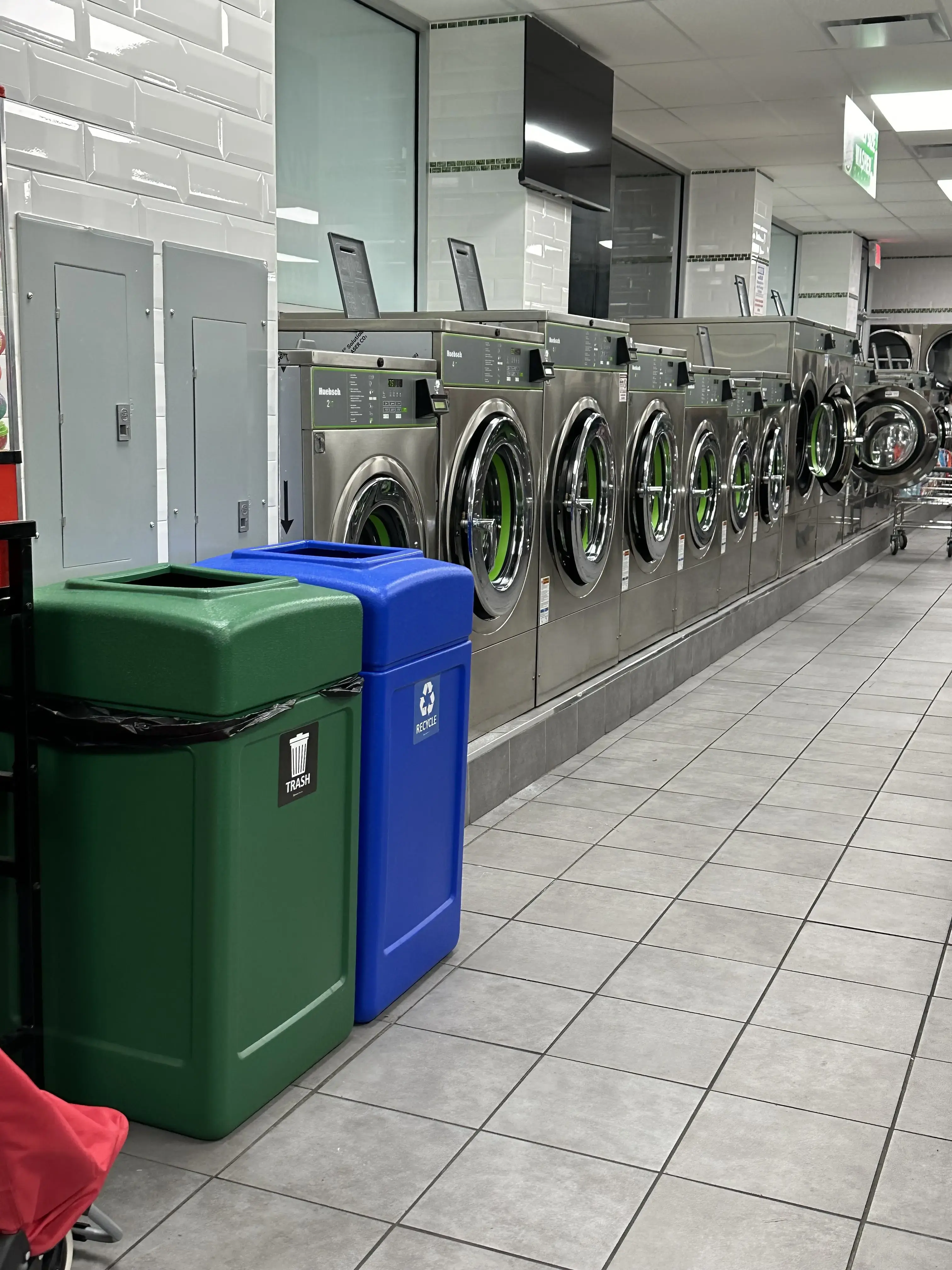 4 Seasons Fresh Laundromat - Image 9