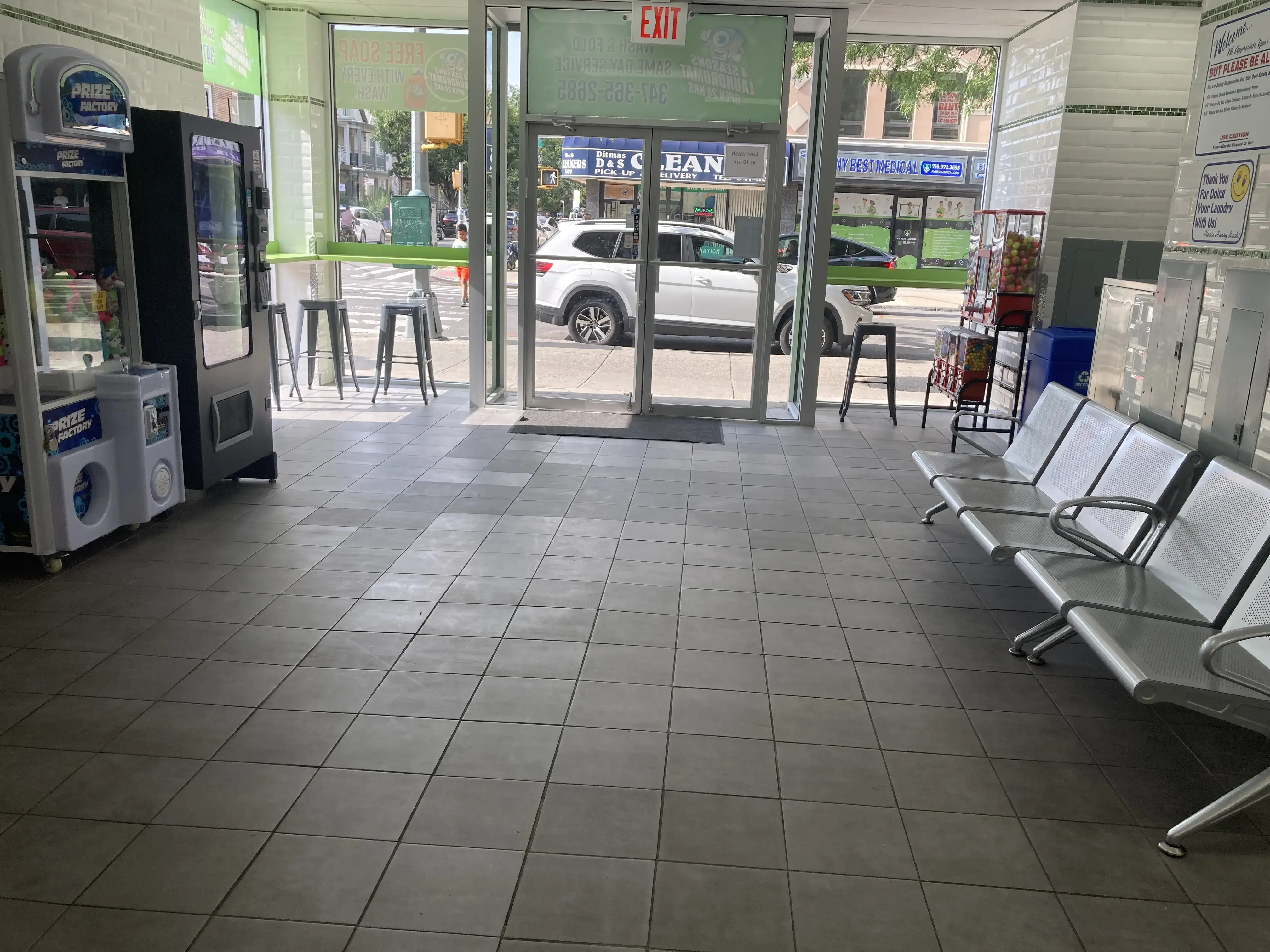 4 Seasons Fresh Laundromat thumbnail 5