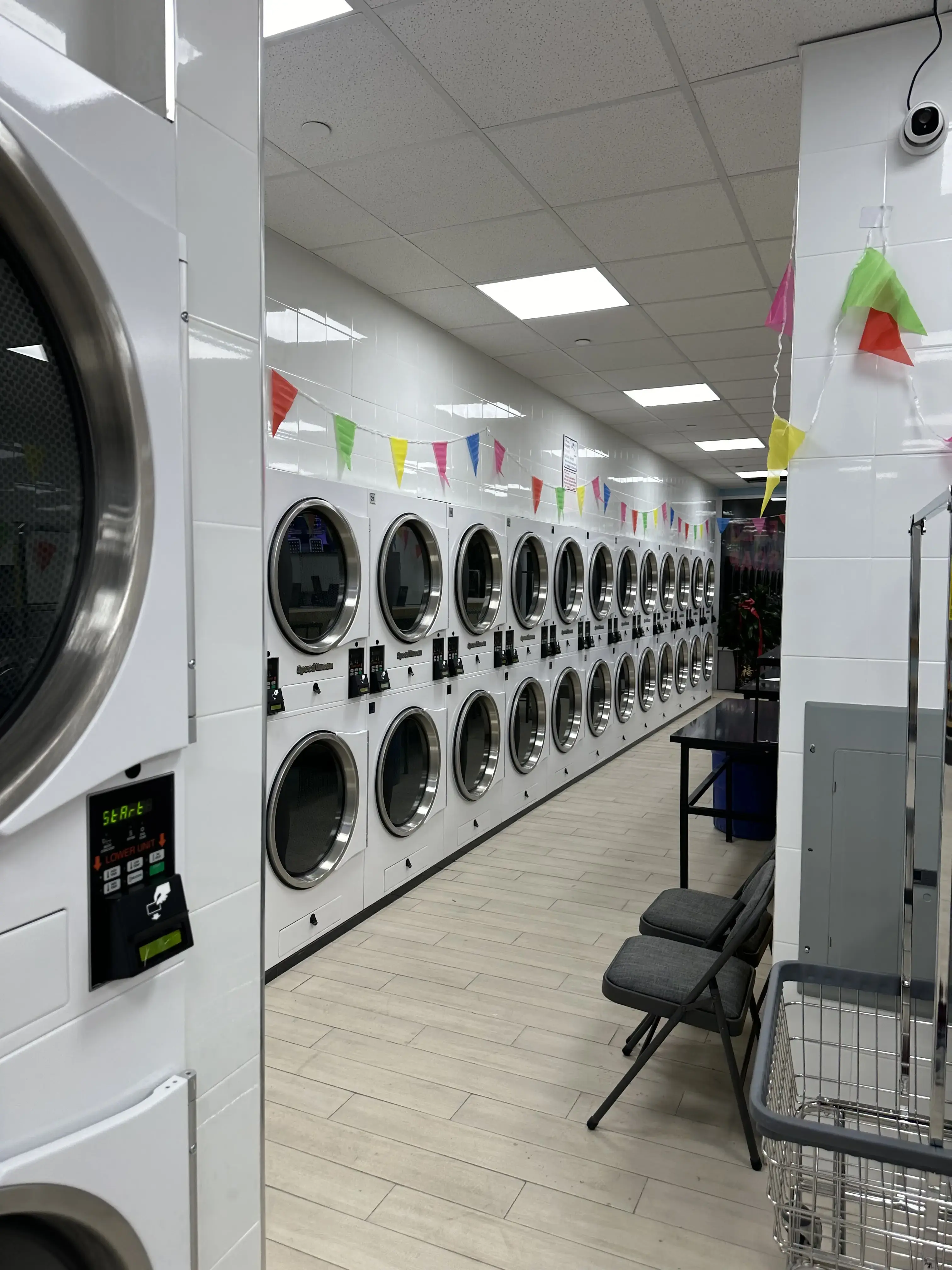 4359 Laundromat thumbnail 4