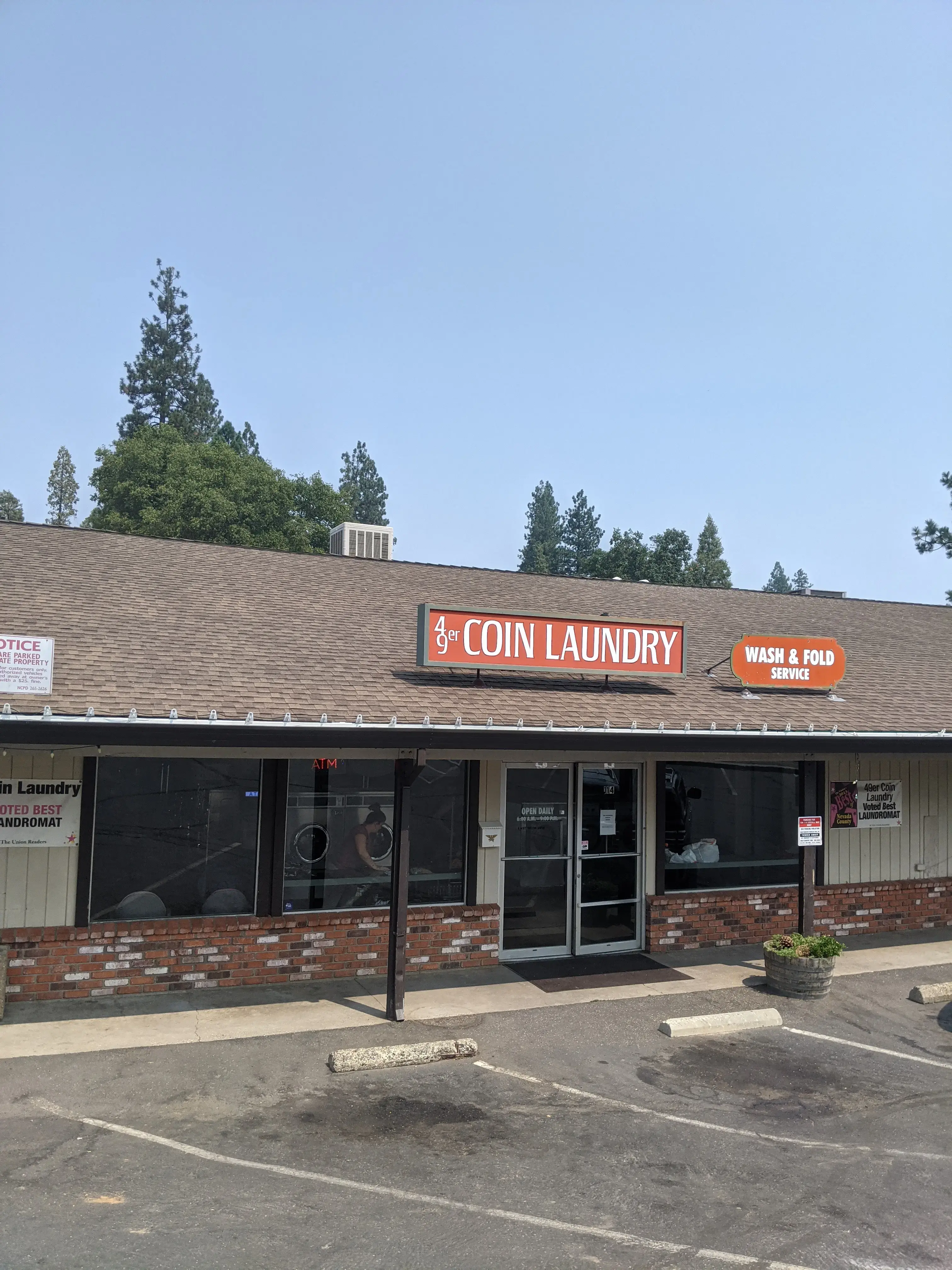 49er Coin Laundry - Image 2