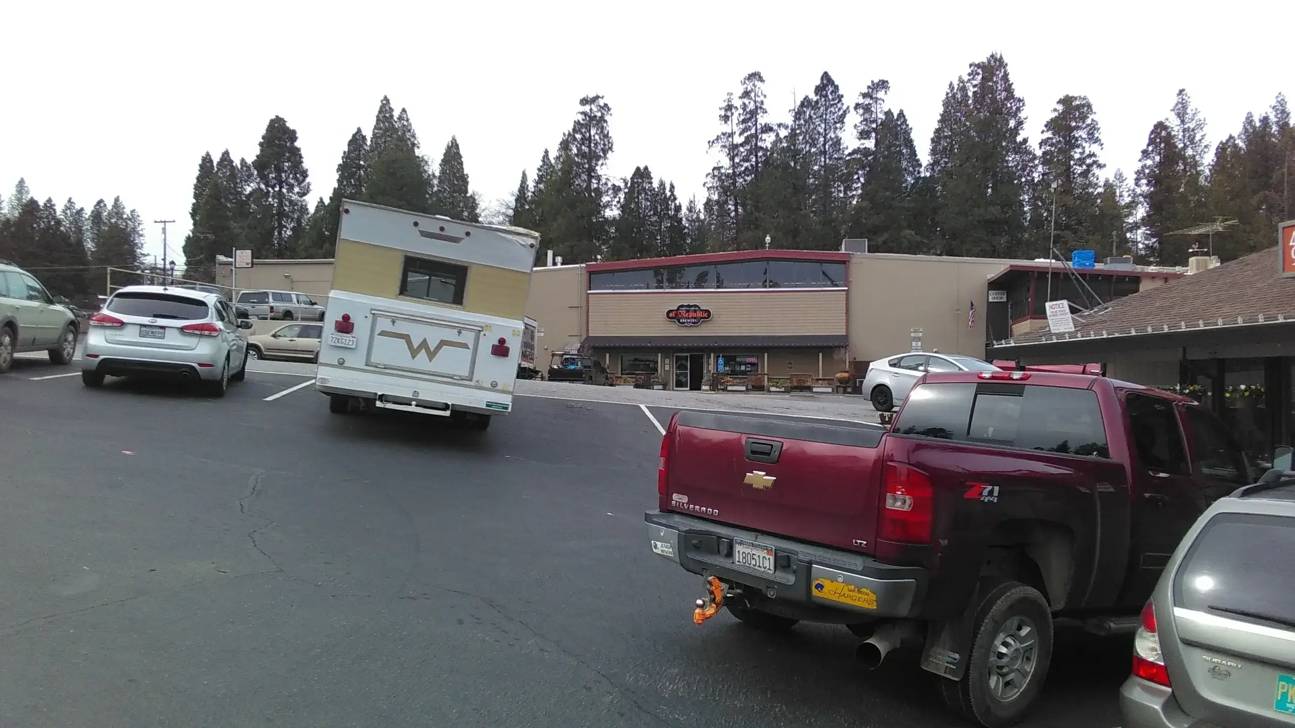 49er Coin Laundry - Image 12