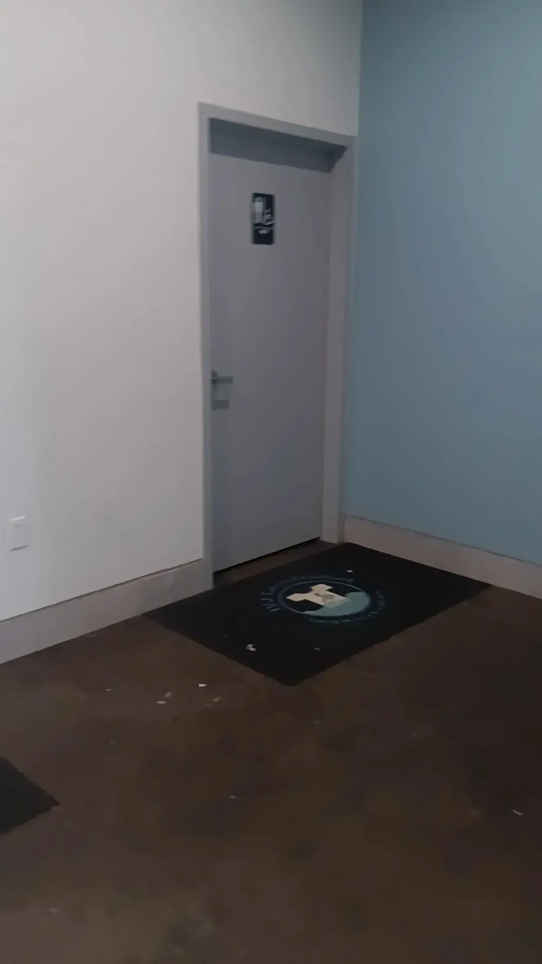 4J Laundromat - Image 15