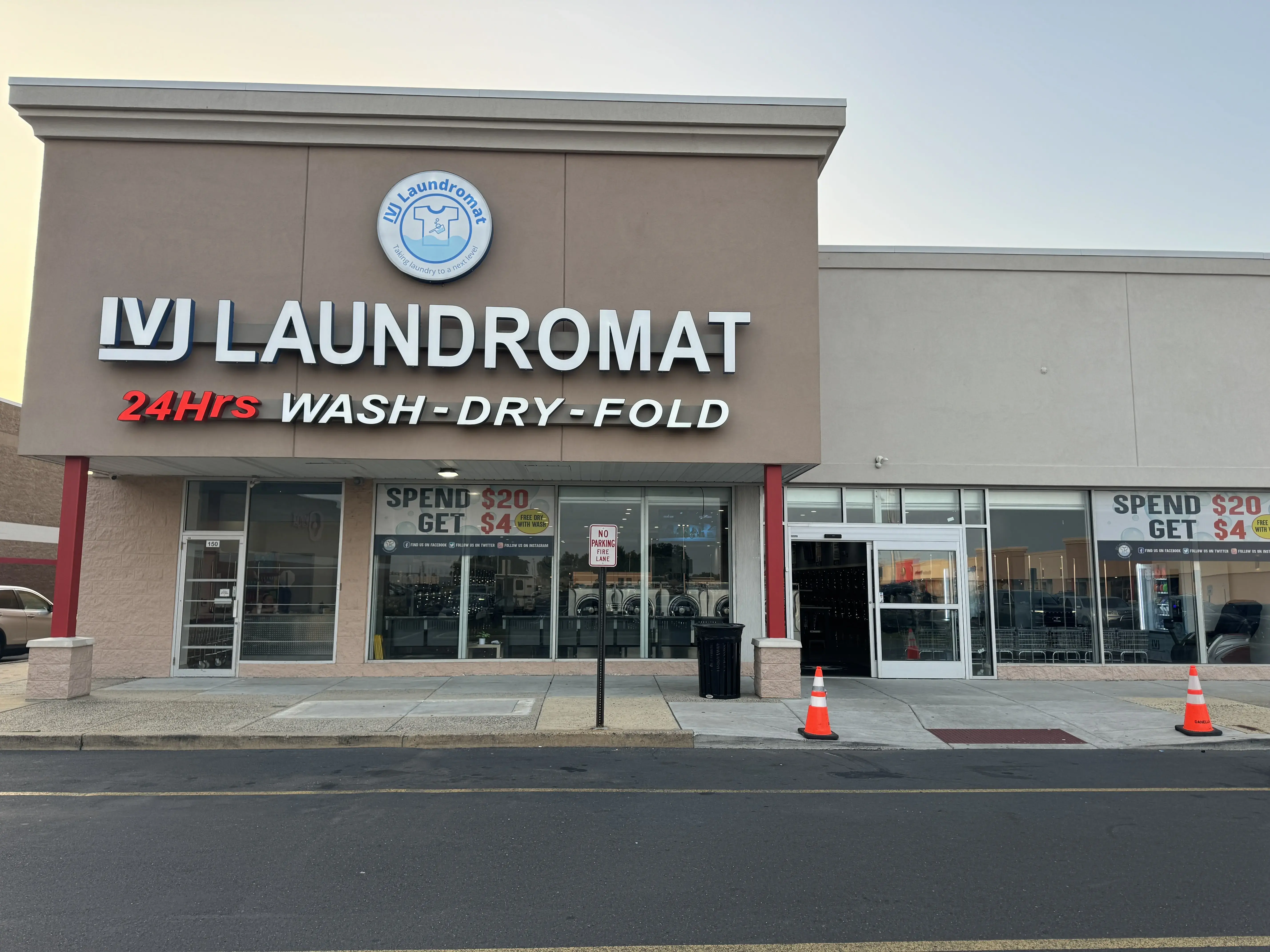 4J Laundromat - Image 3