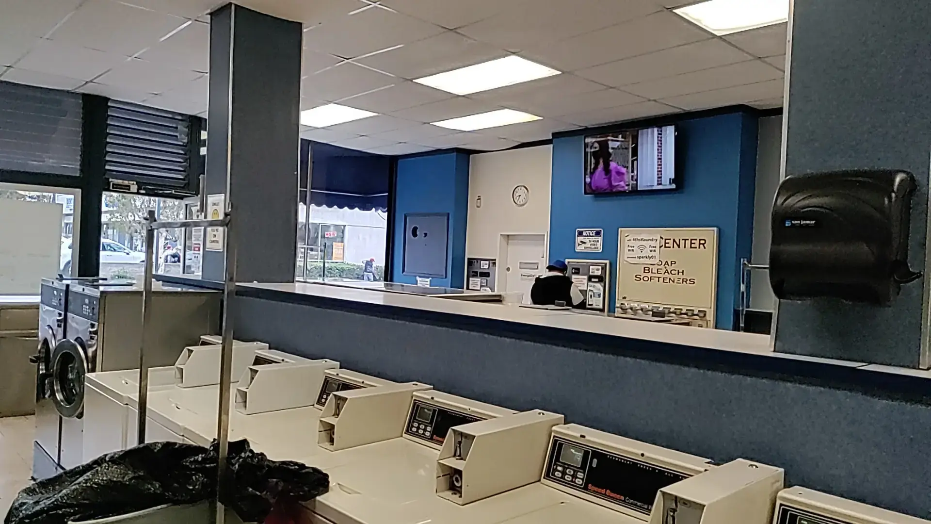 4th St Laundry - Image 14