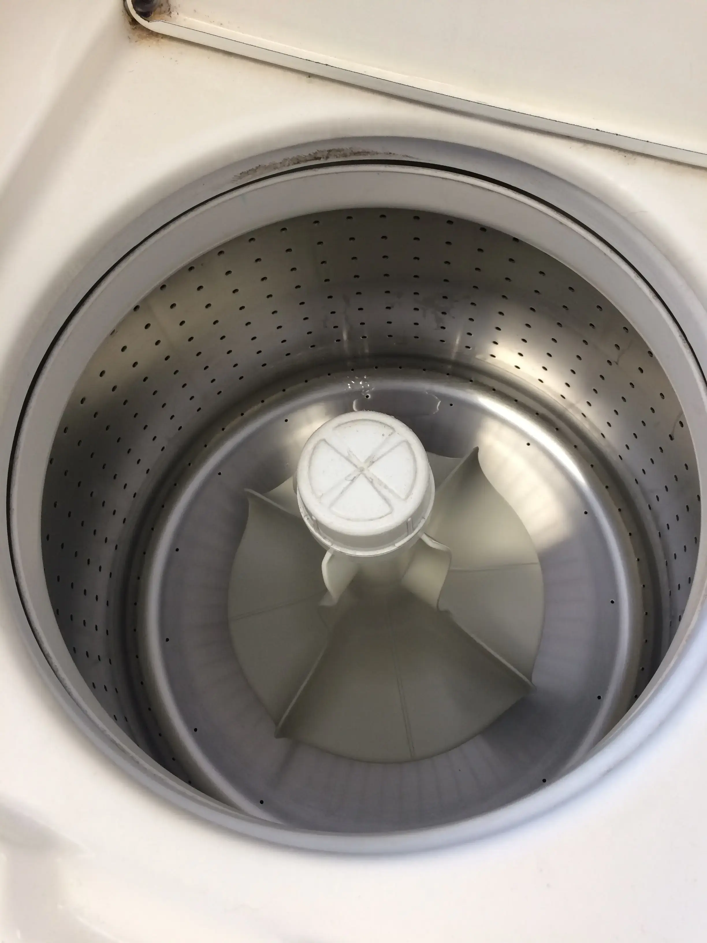 4th St Laundry thumbnail 19