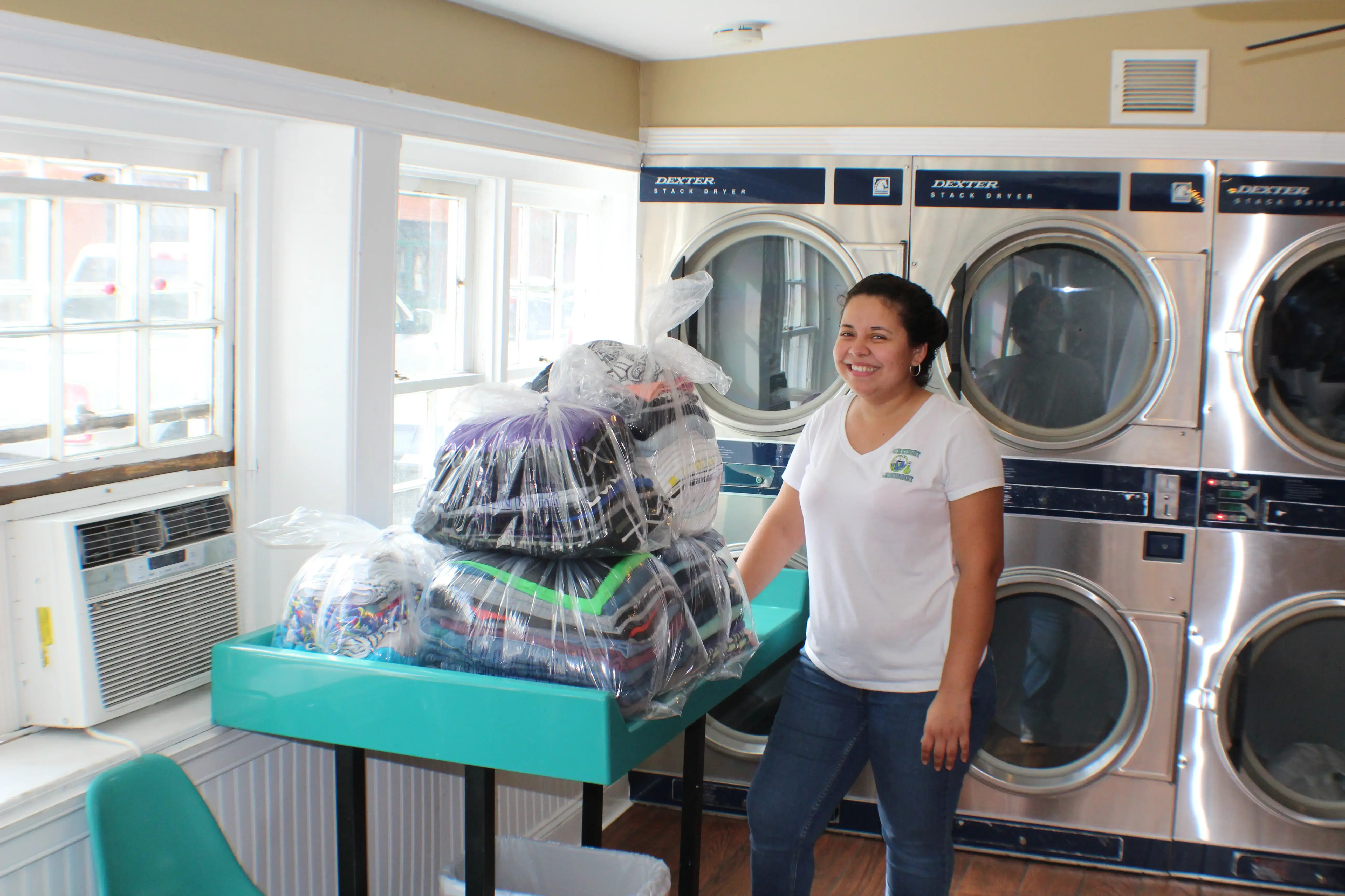 4th Street Laundromat - Image 9