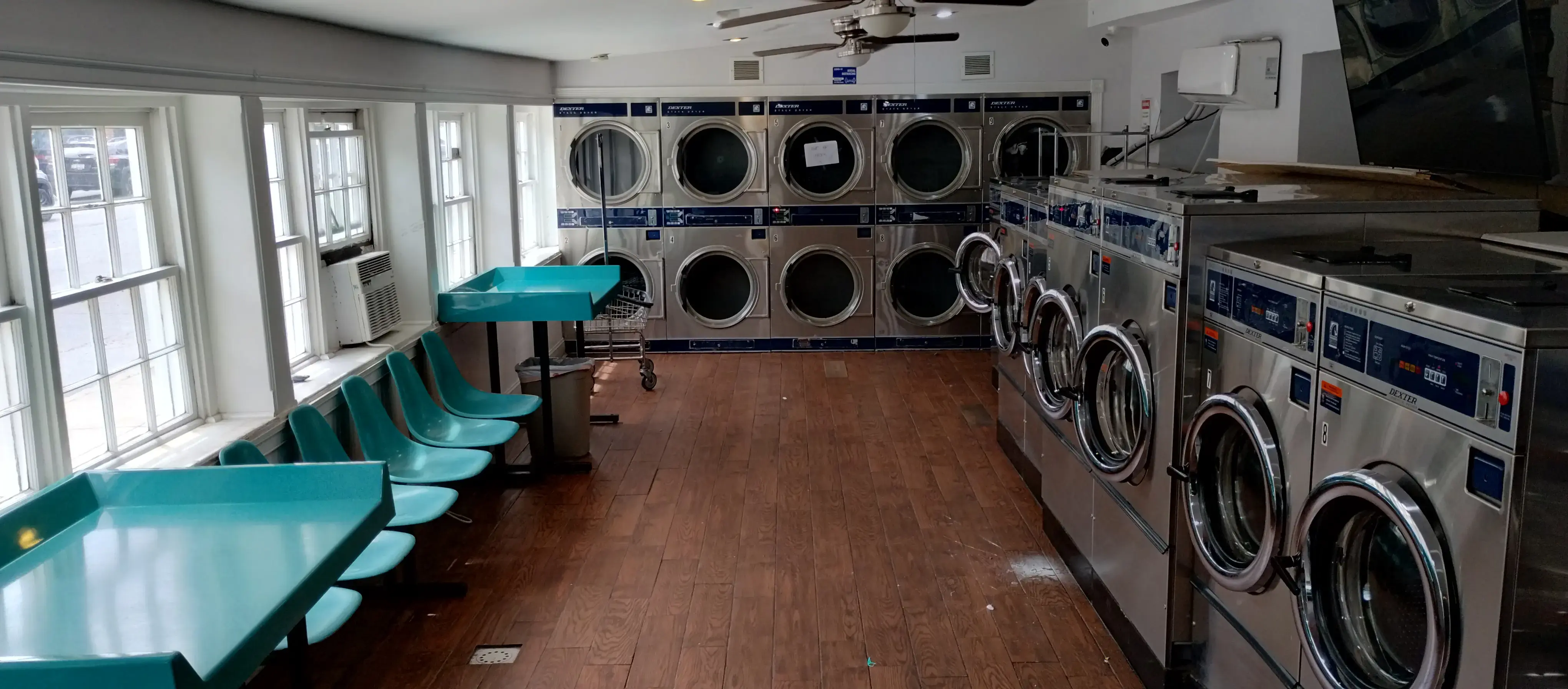 4th Street Laundromat - Image 2
