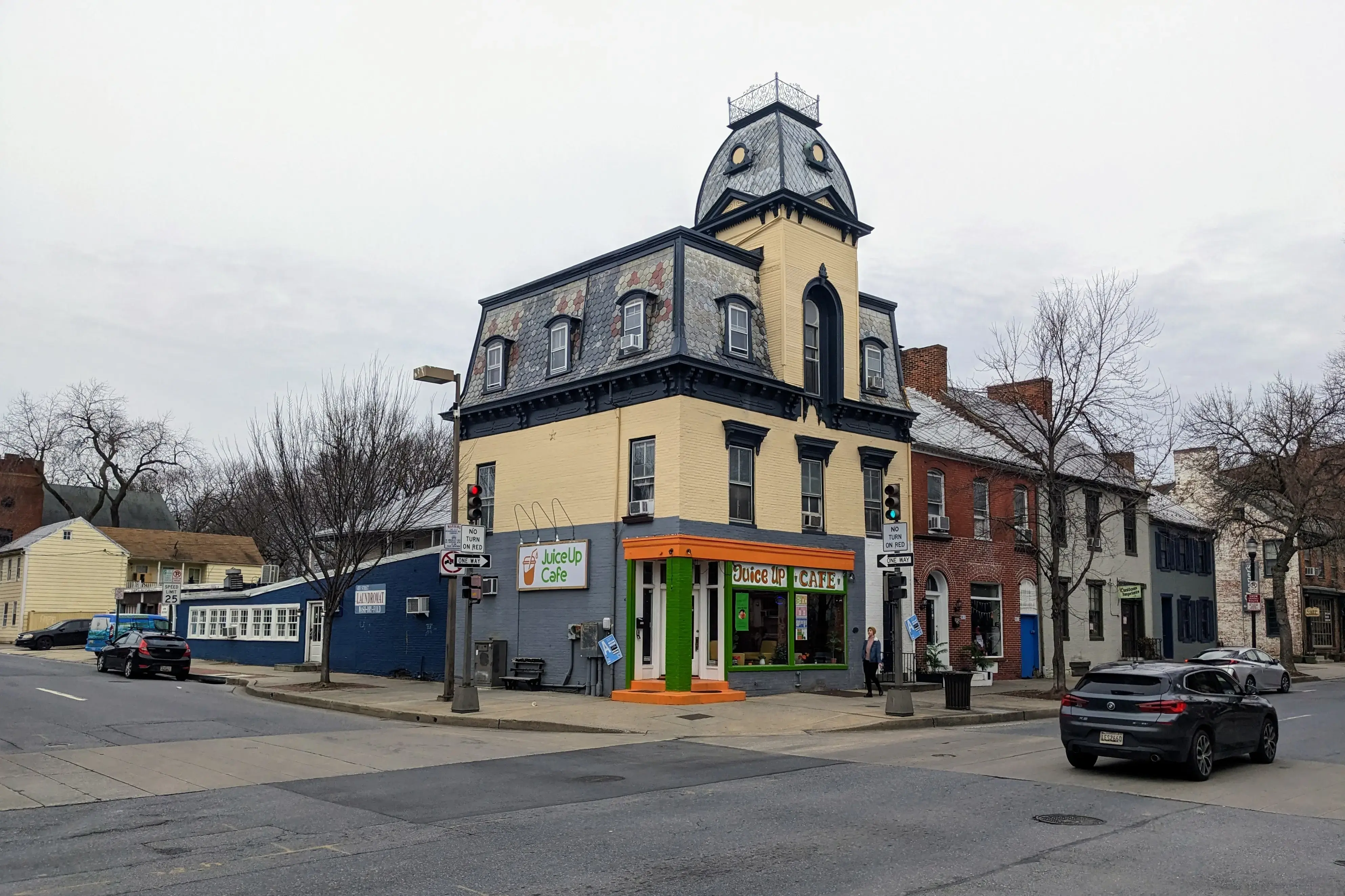 4th Street Laundromat - Image 13