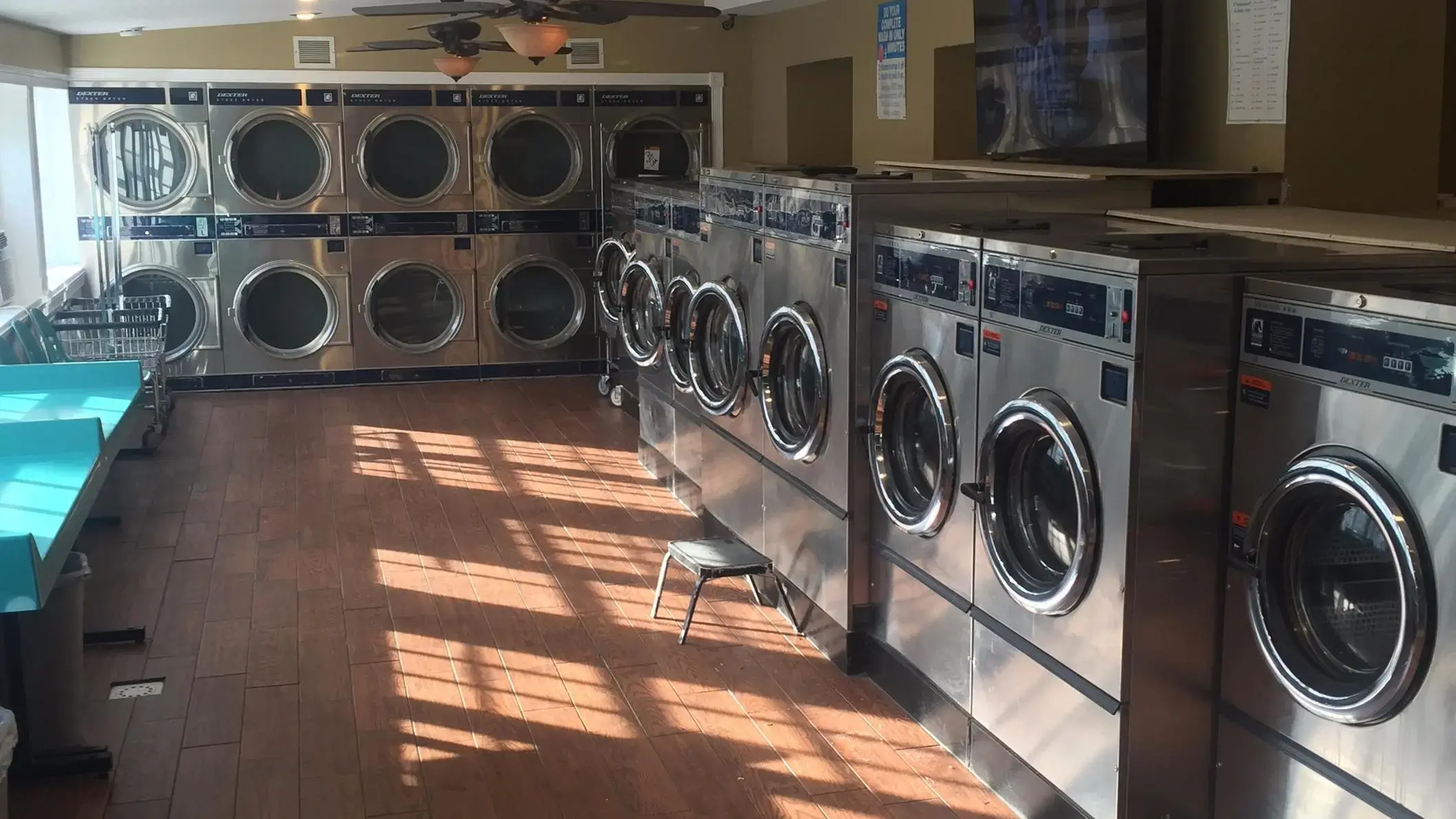 4th Street Laundromat - Image 1