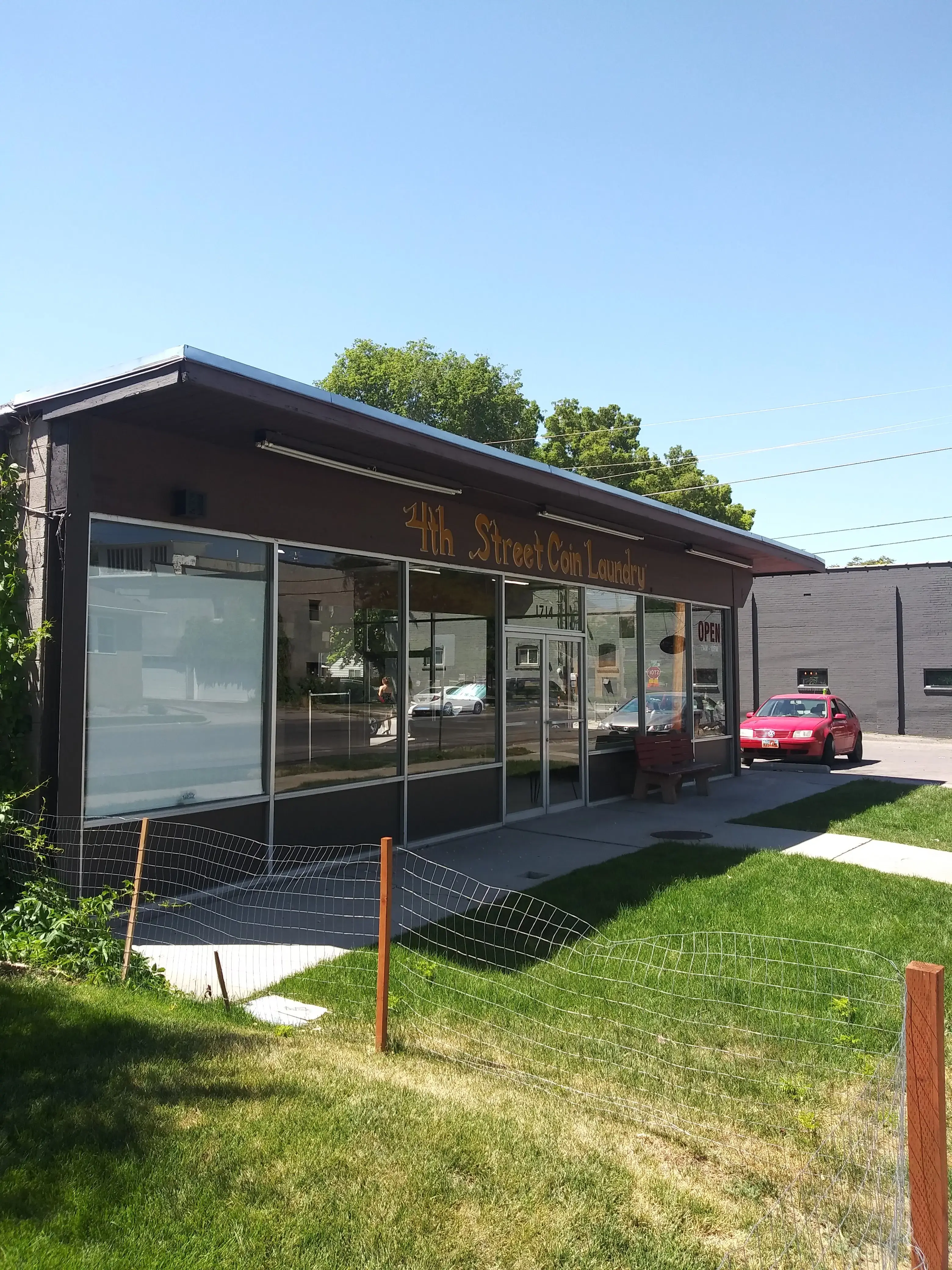 4th Street Laundry - Image 3