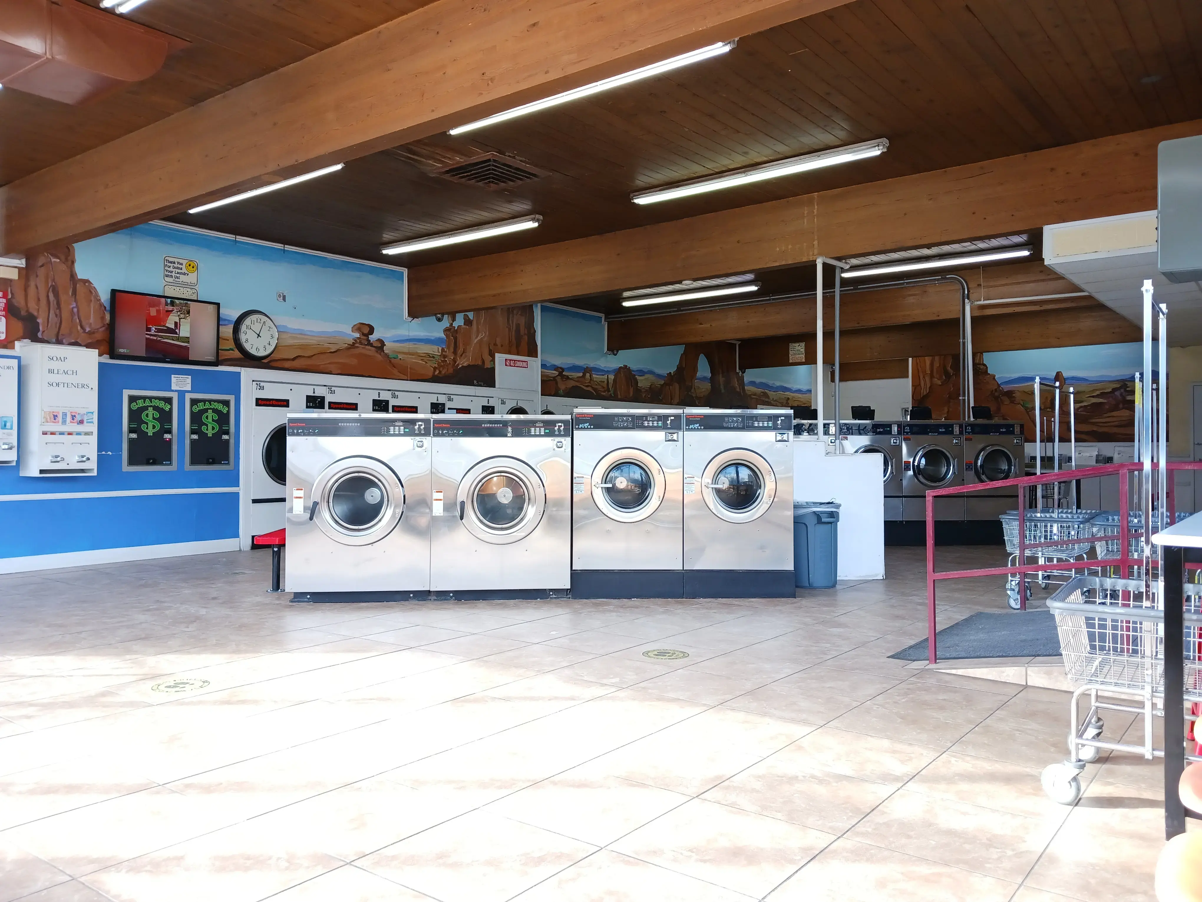 4th Street Laundry - Image 1