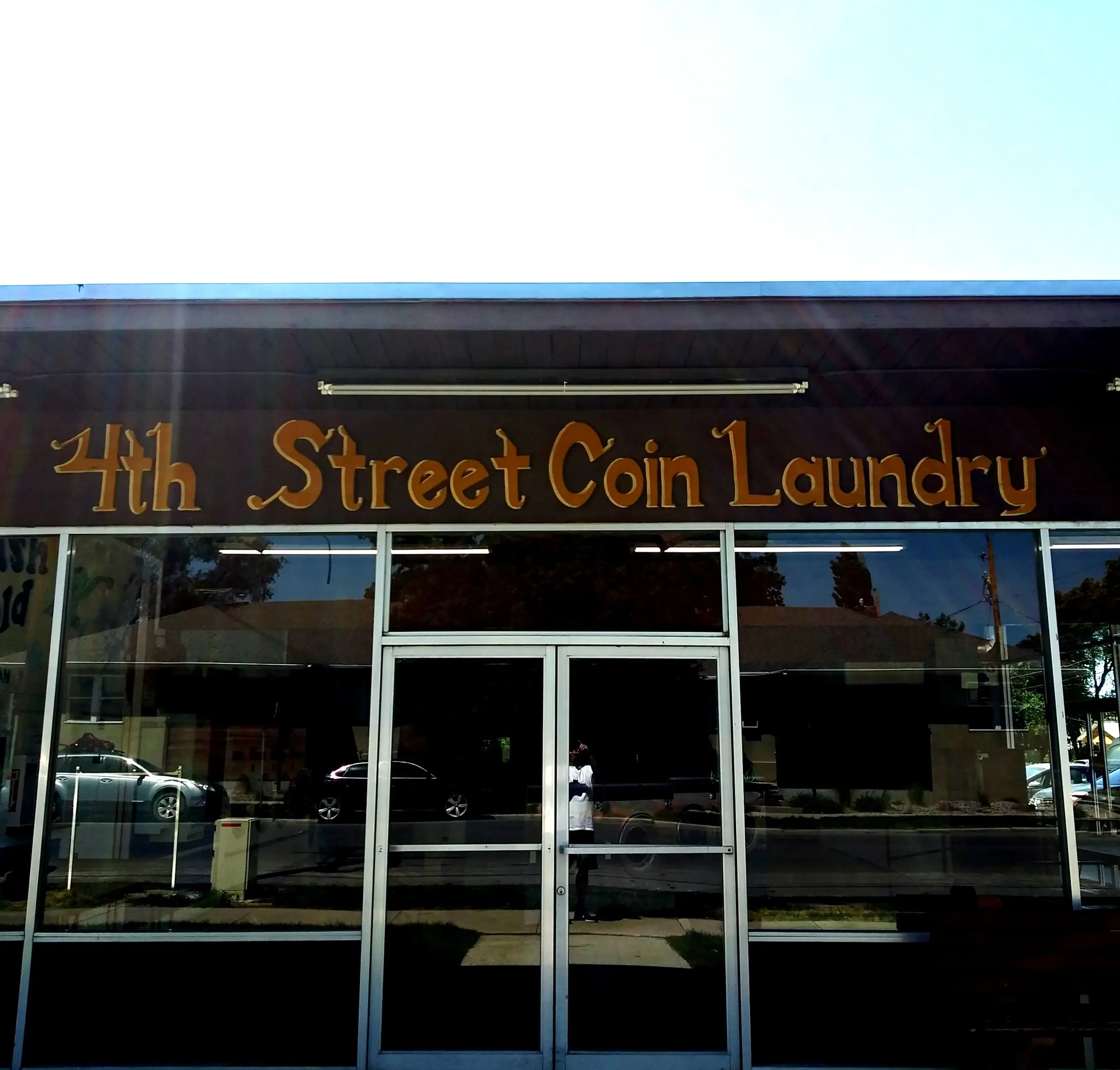 4th Street Laundry thumbnail 13