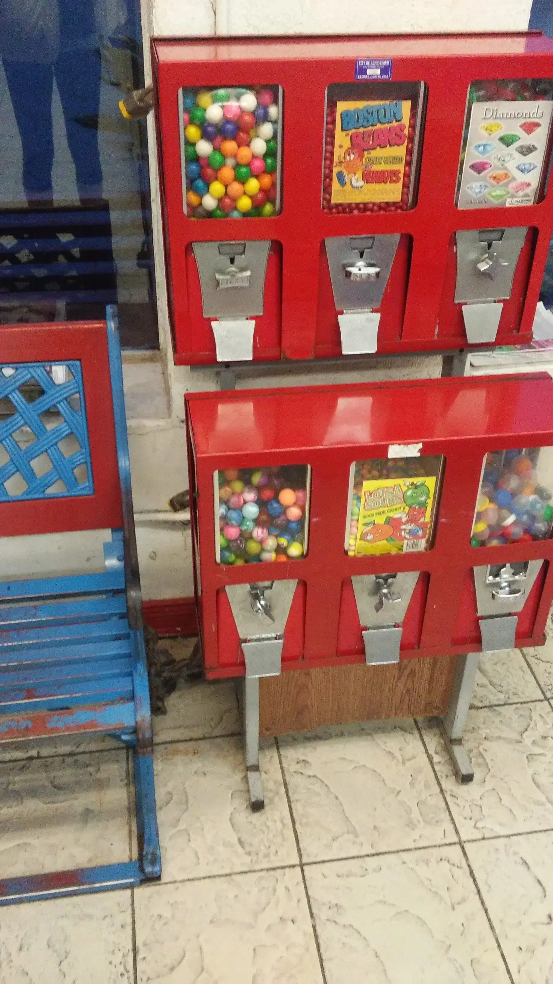 4th & Temple Laundromat - Image 18