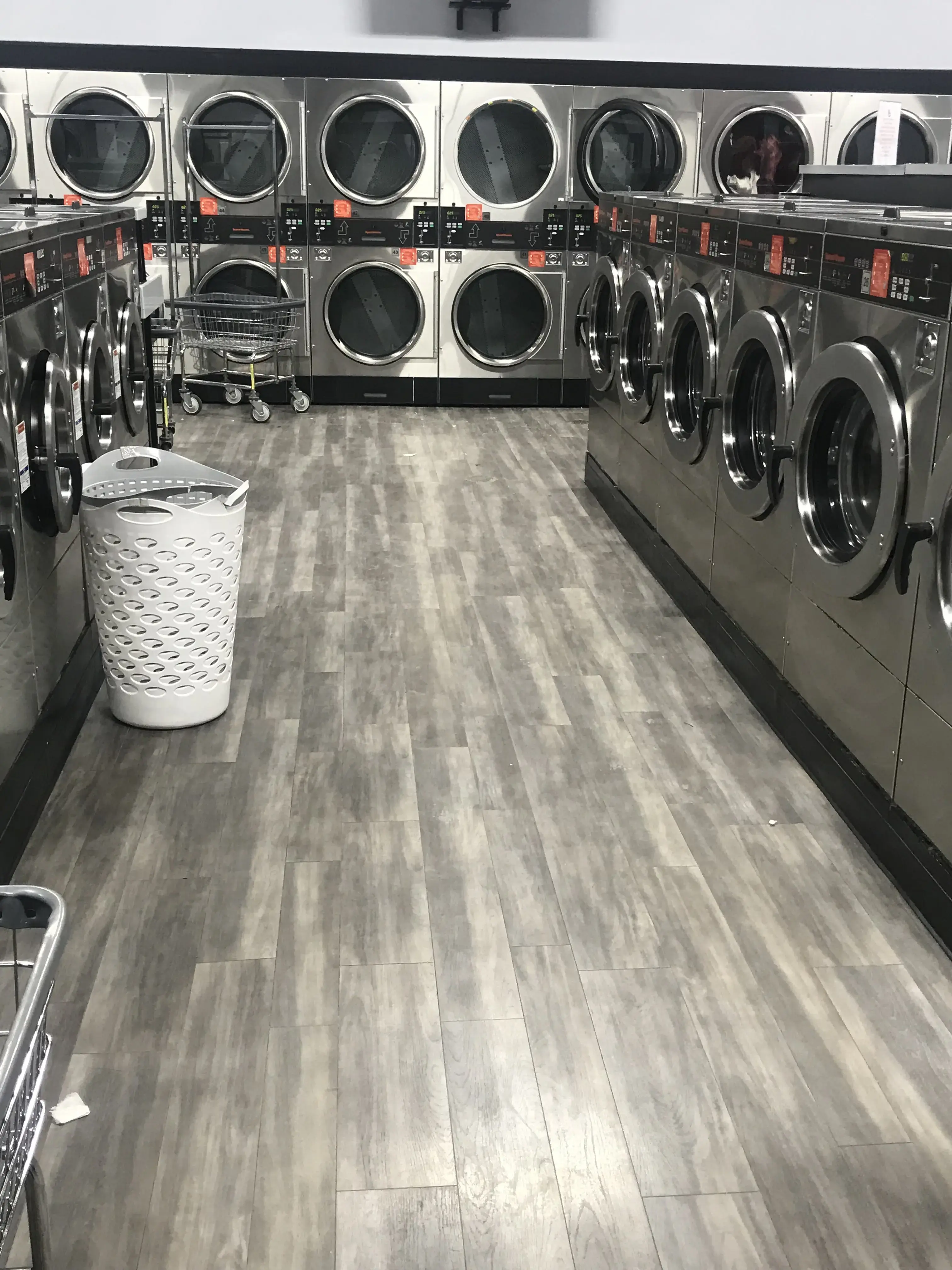 5 Alarm Coin Laundry - Image 4