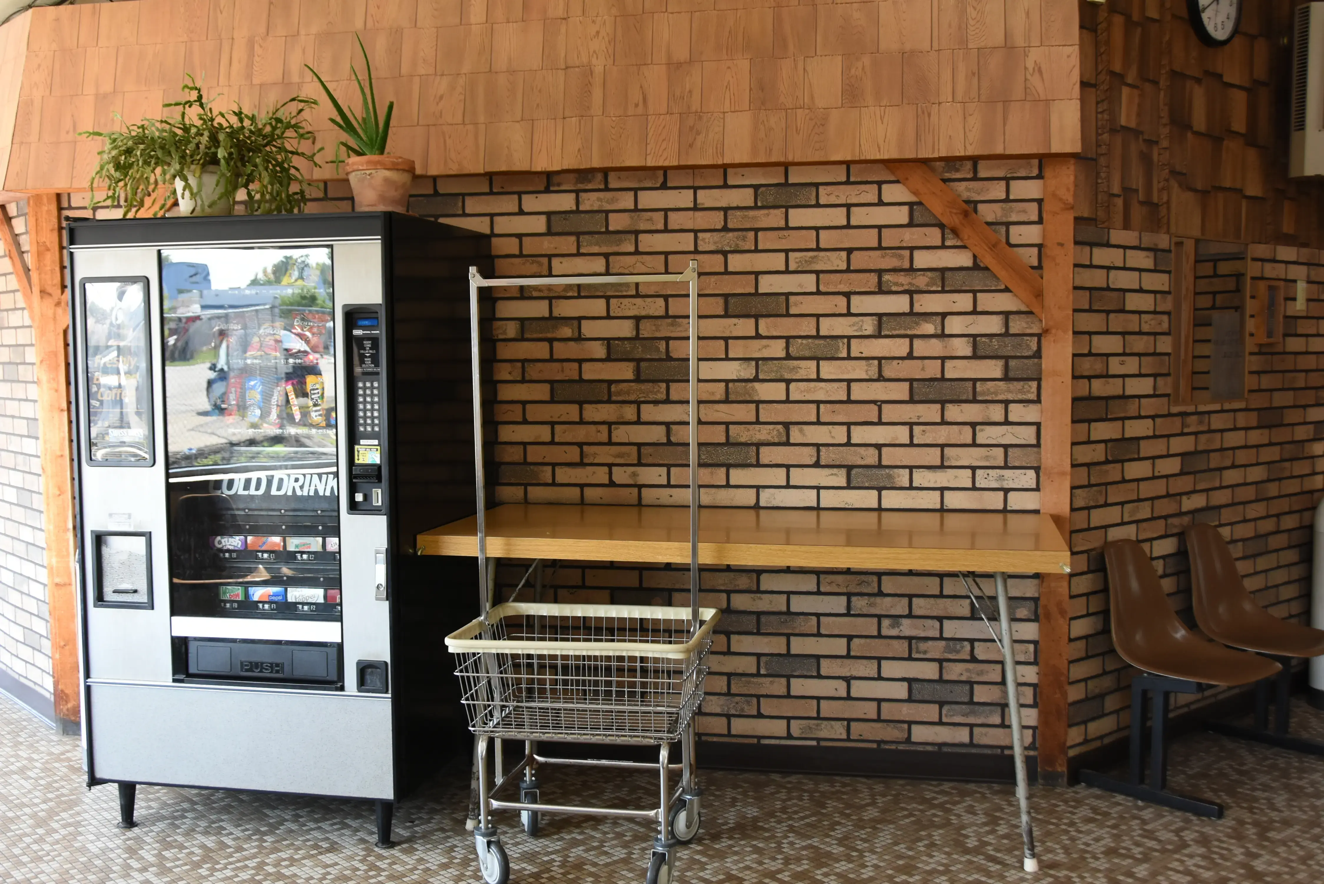 5 Corners Laundry & Dry Cleaning - Image 11