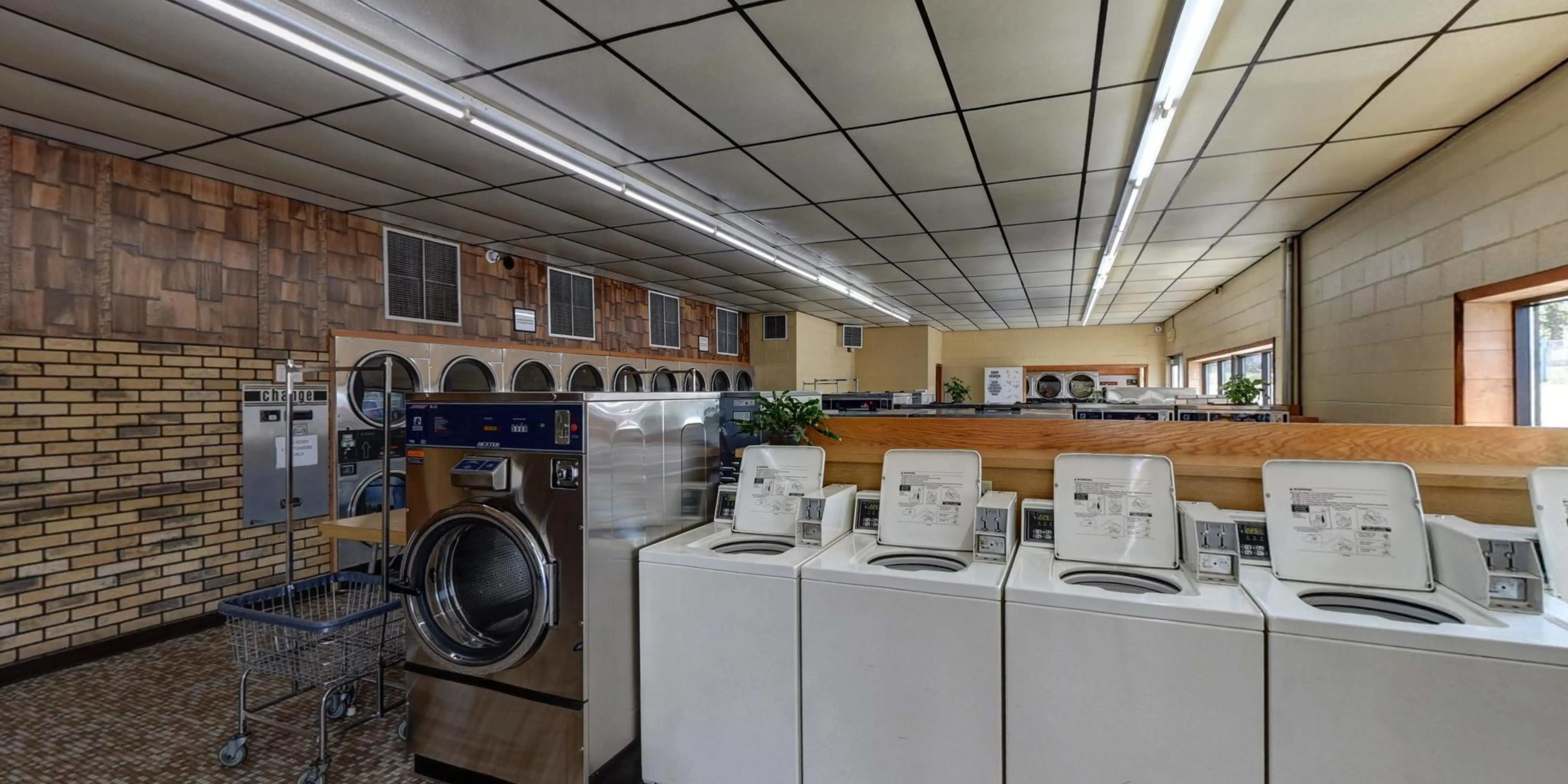 5 Corners Laundry & Dry Cleaning - Image 14