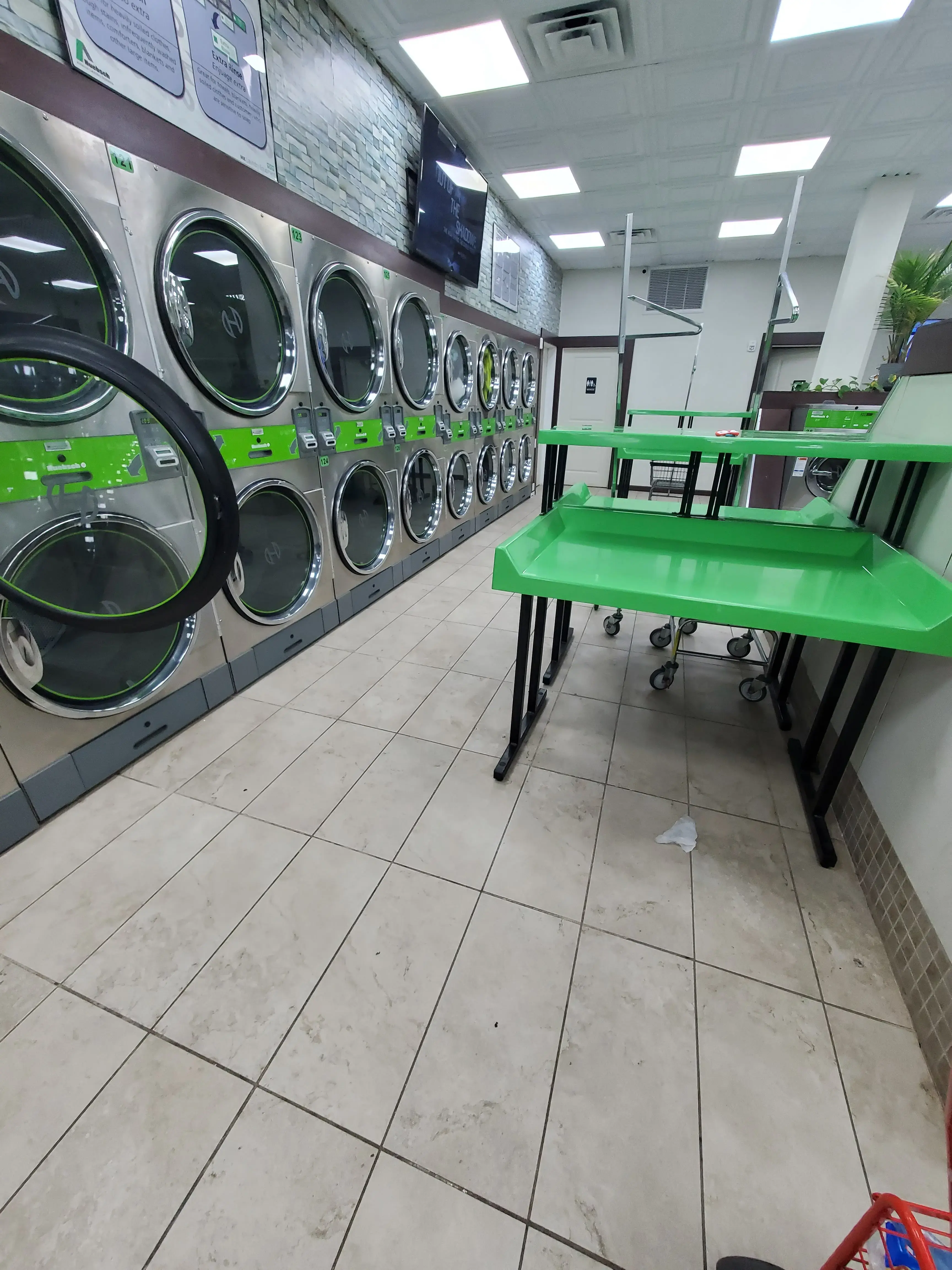 5 Star Laundromat thumbnail 8