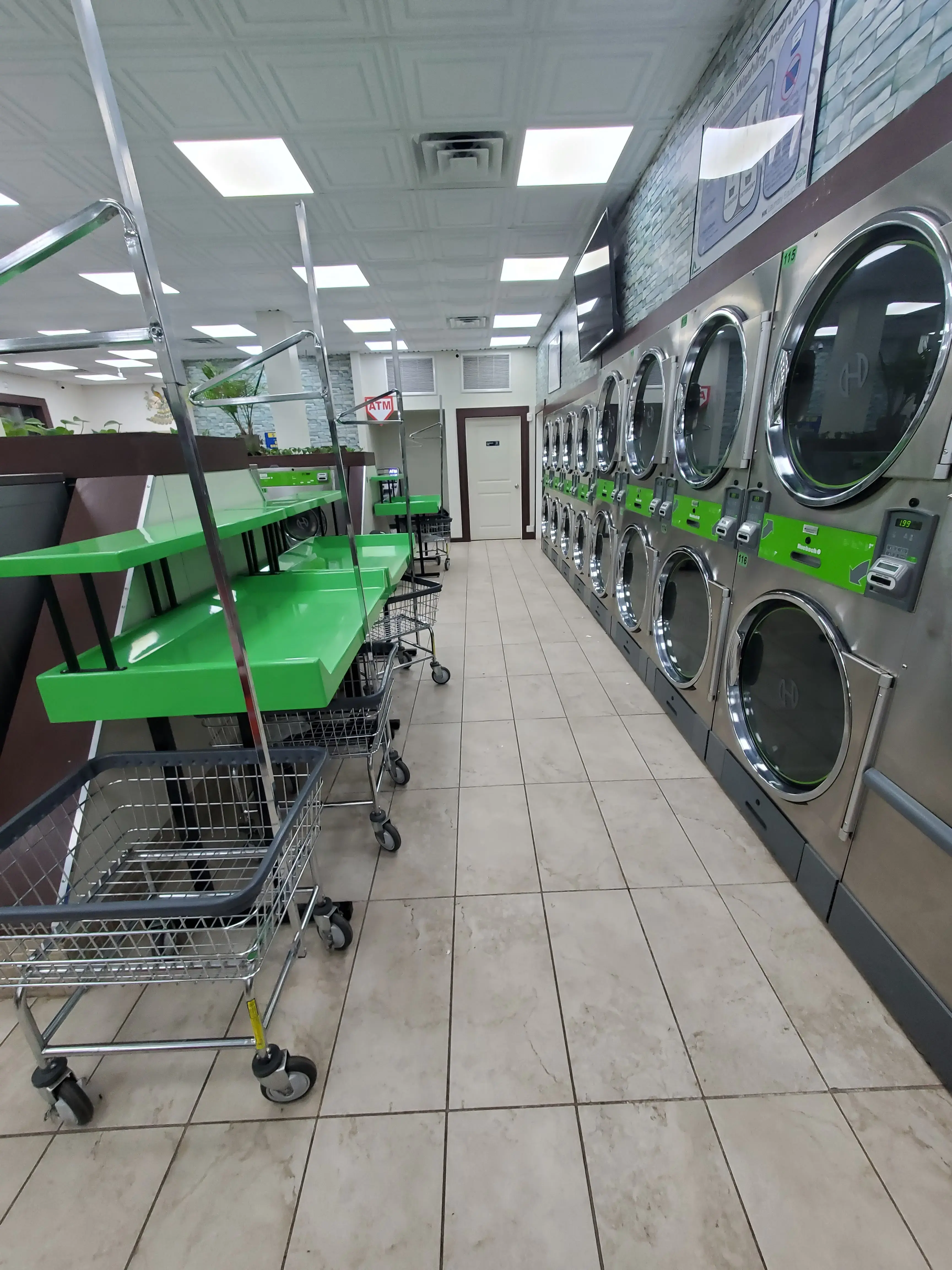 5 Star Laundromat - Image 9