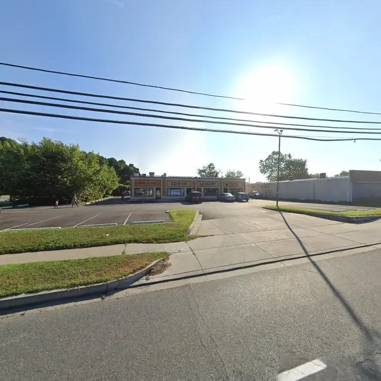 50 East Laundromat - Image 20